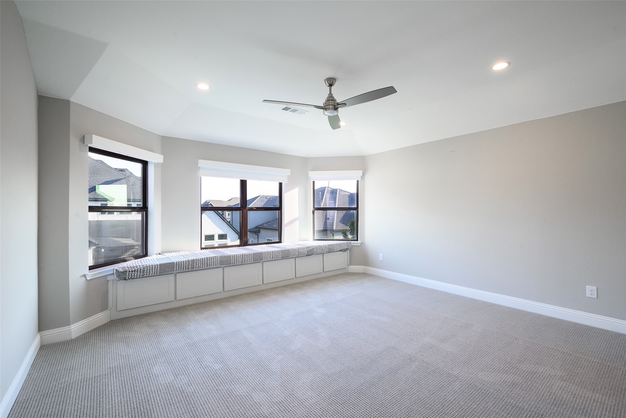 2121 Normandy Circle