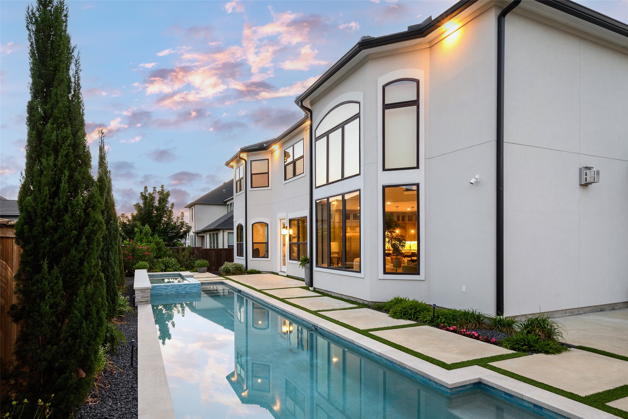 2121 Normandy Circle