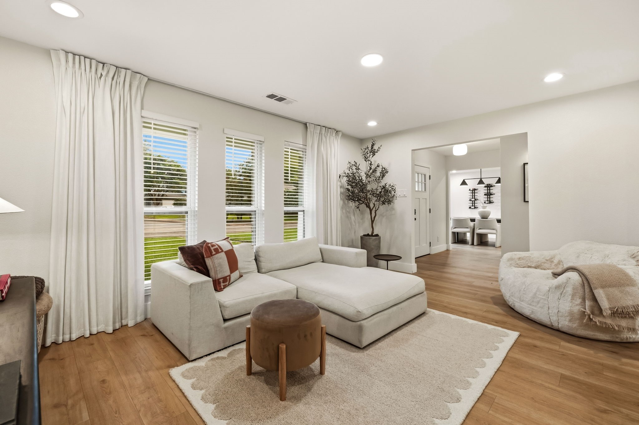 7429 Tangleglen Drive