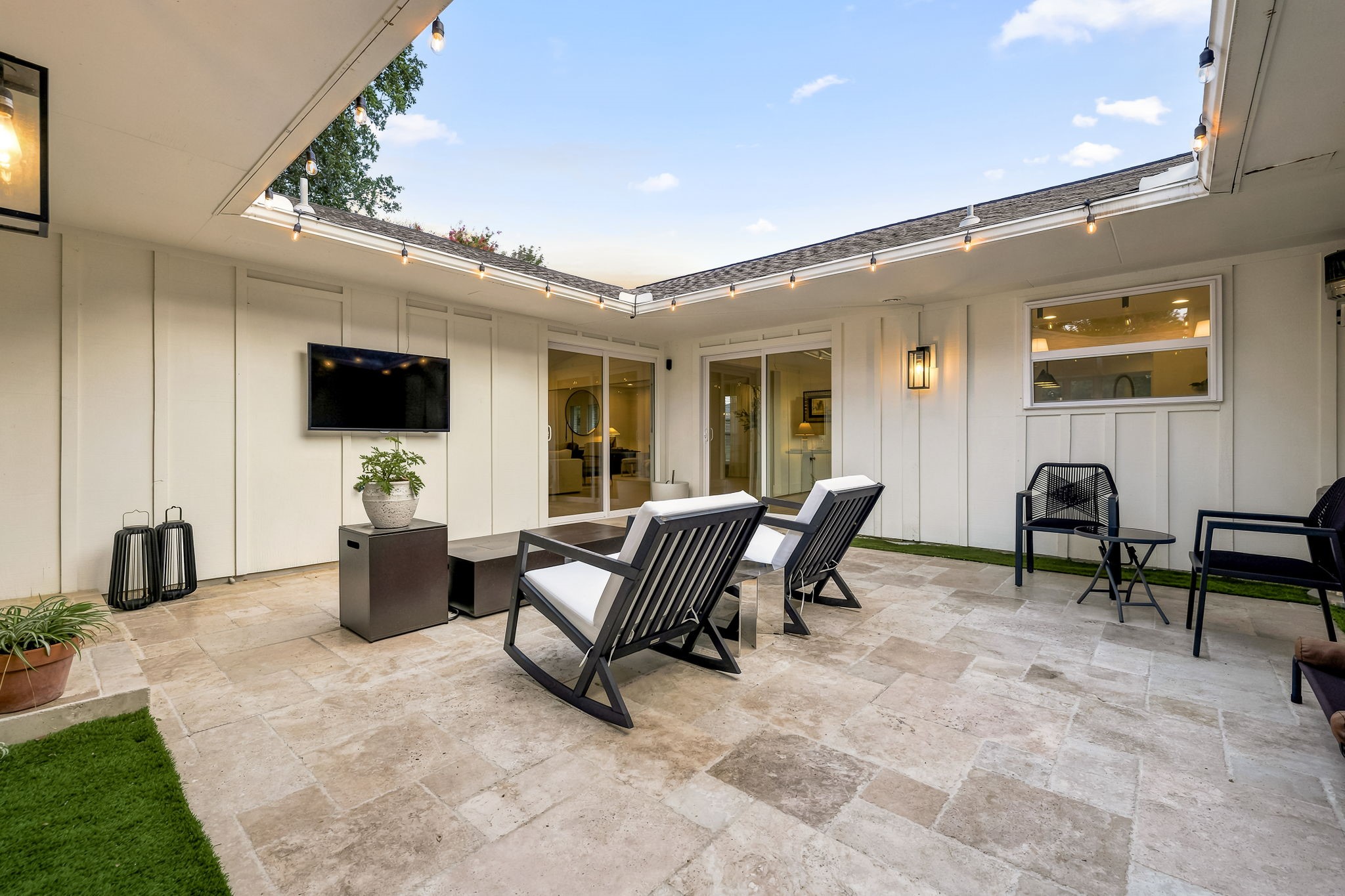7429 Tangleglen Drive