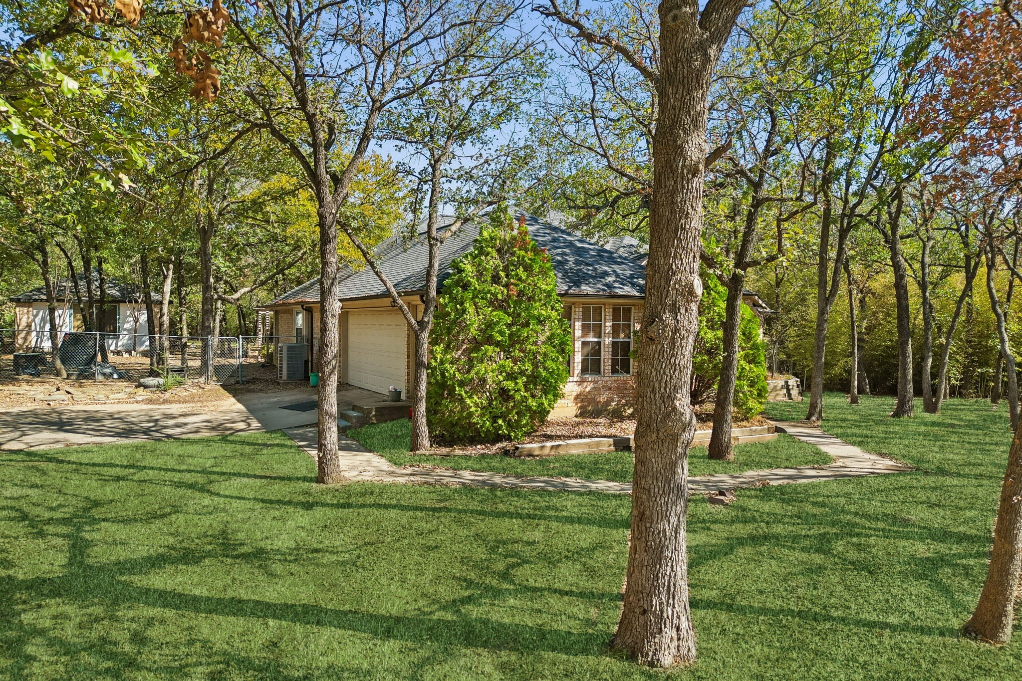 1161 Gibbons Road S
