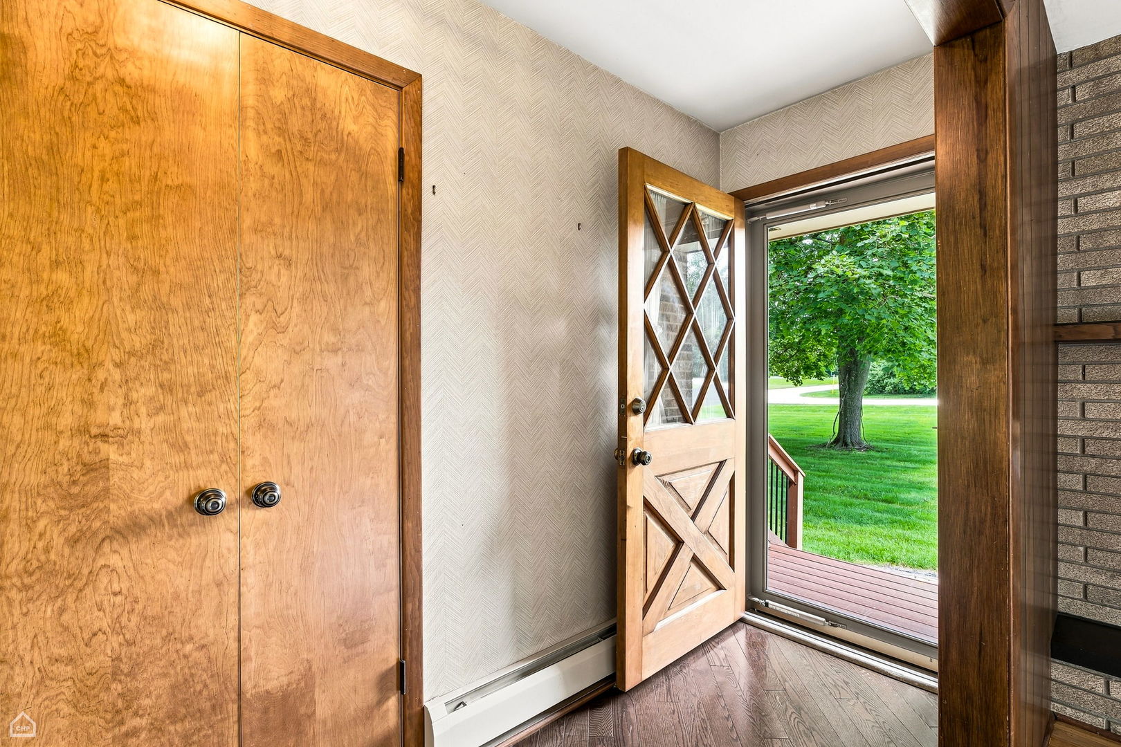 24422 W Cherokee Trail