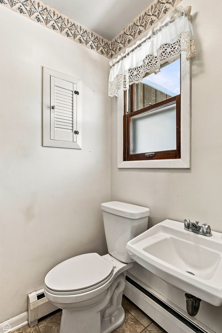 24422 W Cherokee Trail