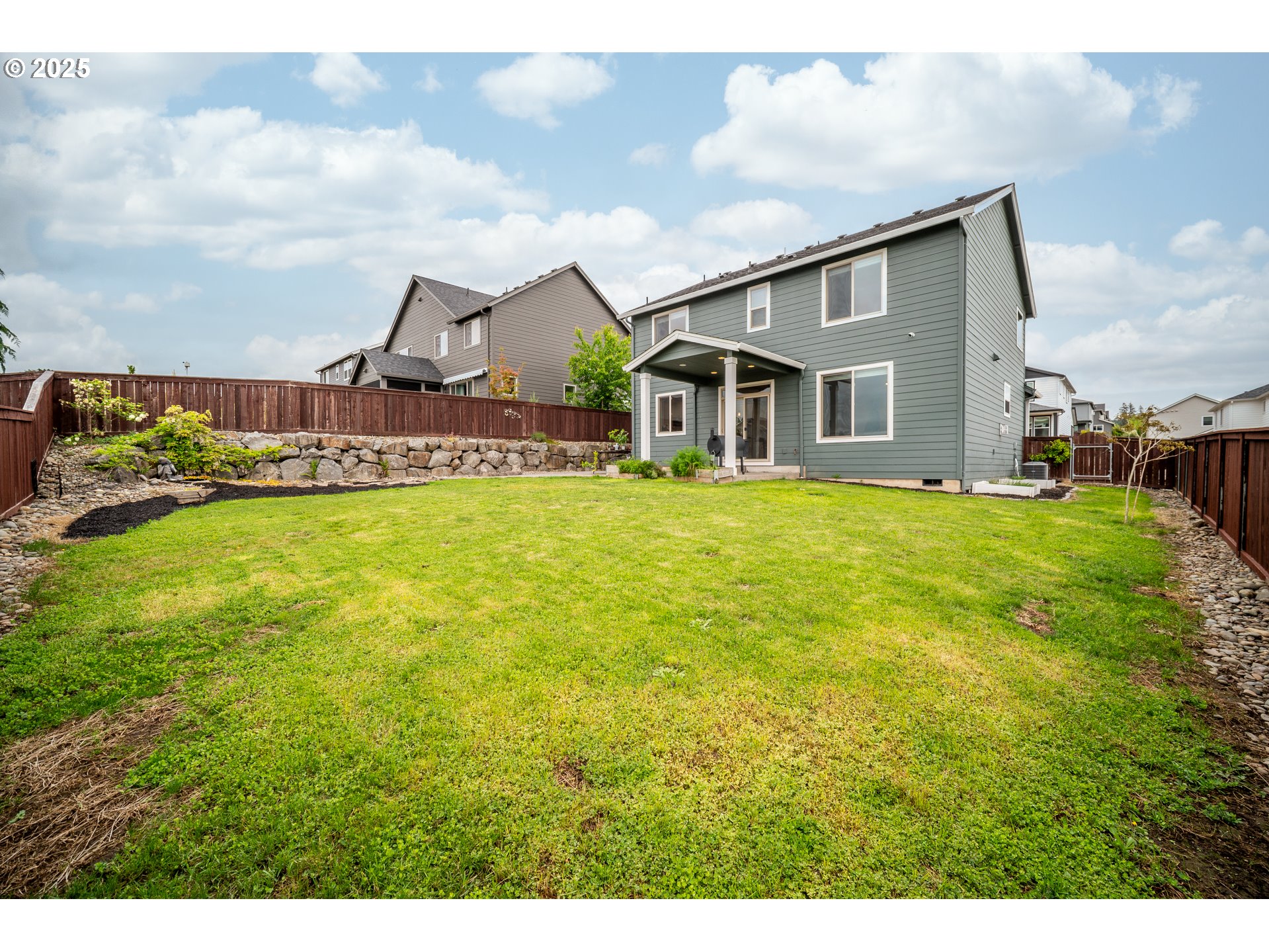 722 E VINE MAPLE AVE