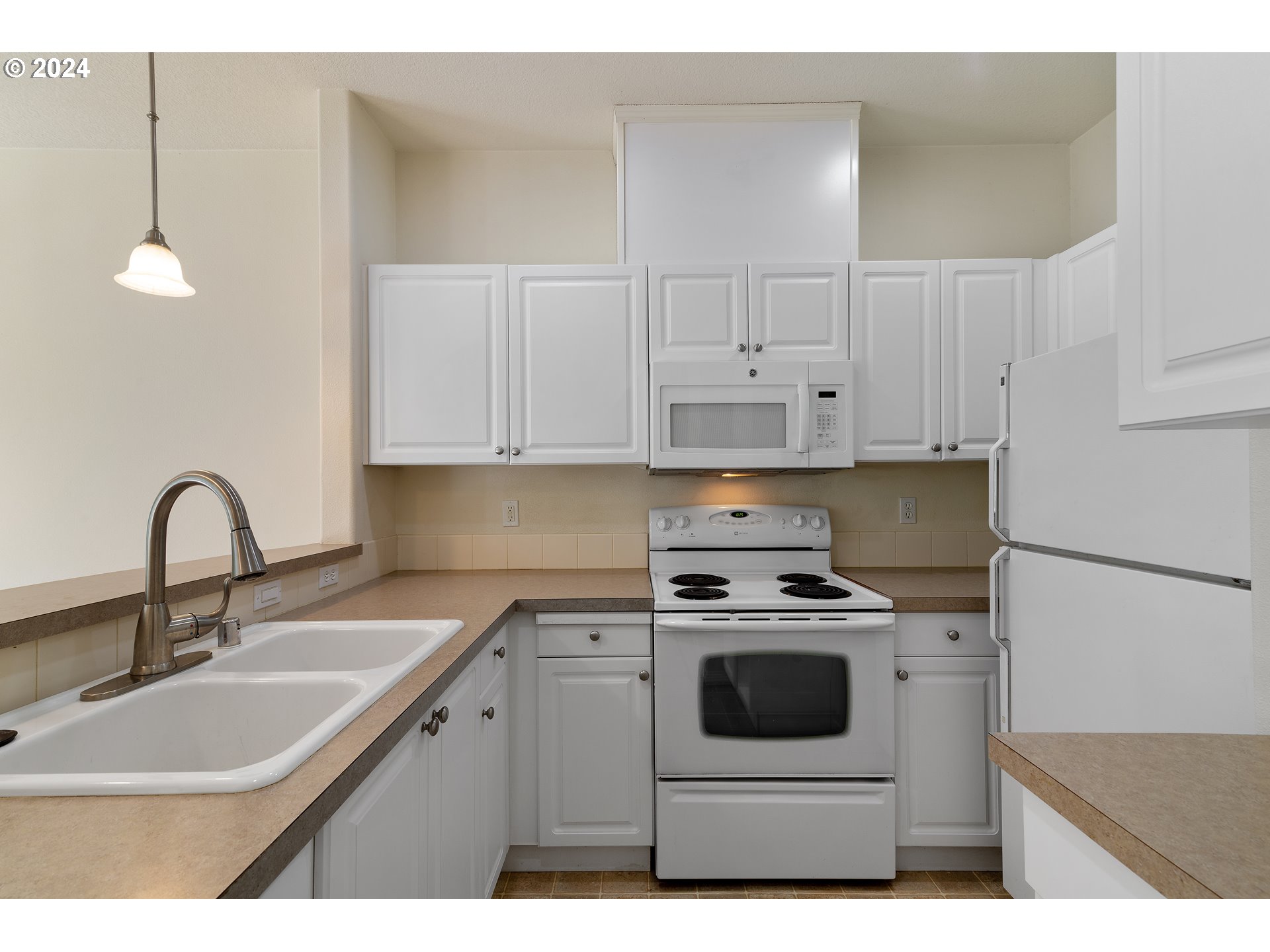 10400 NE 82ND AVE 23
