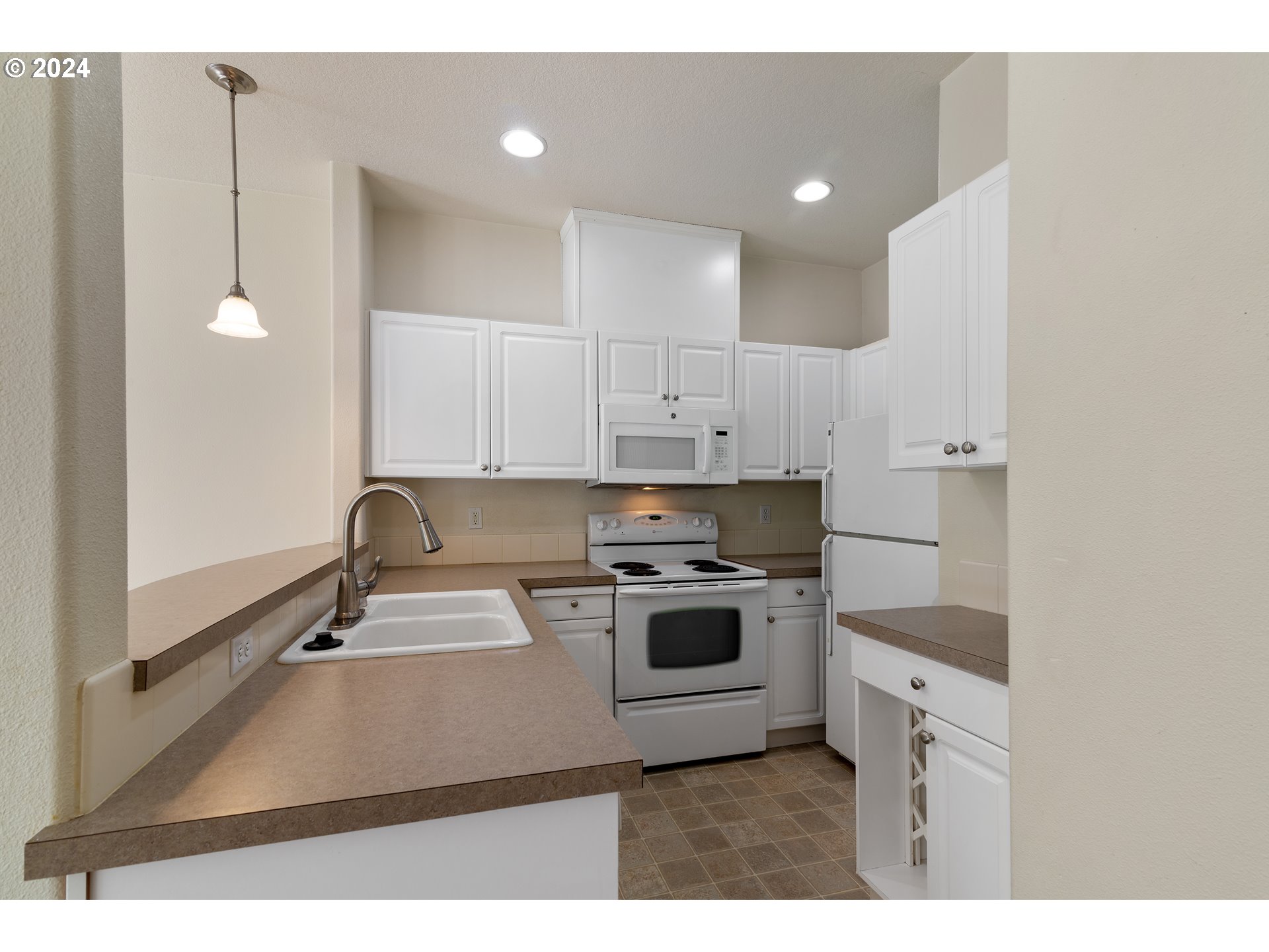 10400 NE 82ND AVE 23