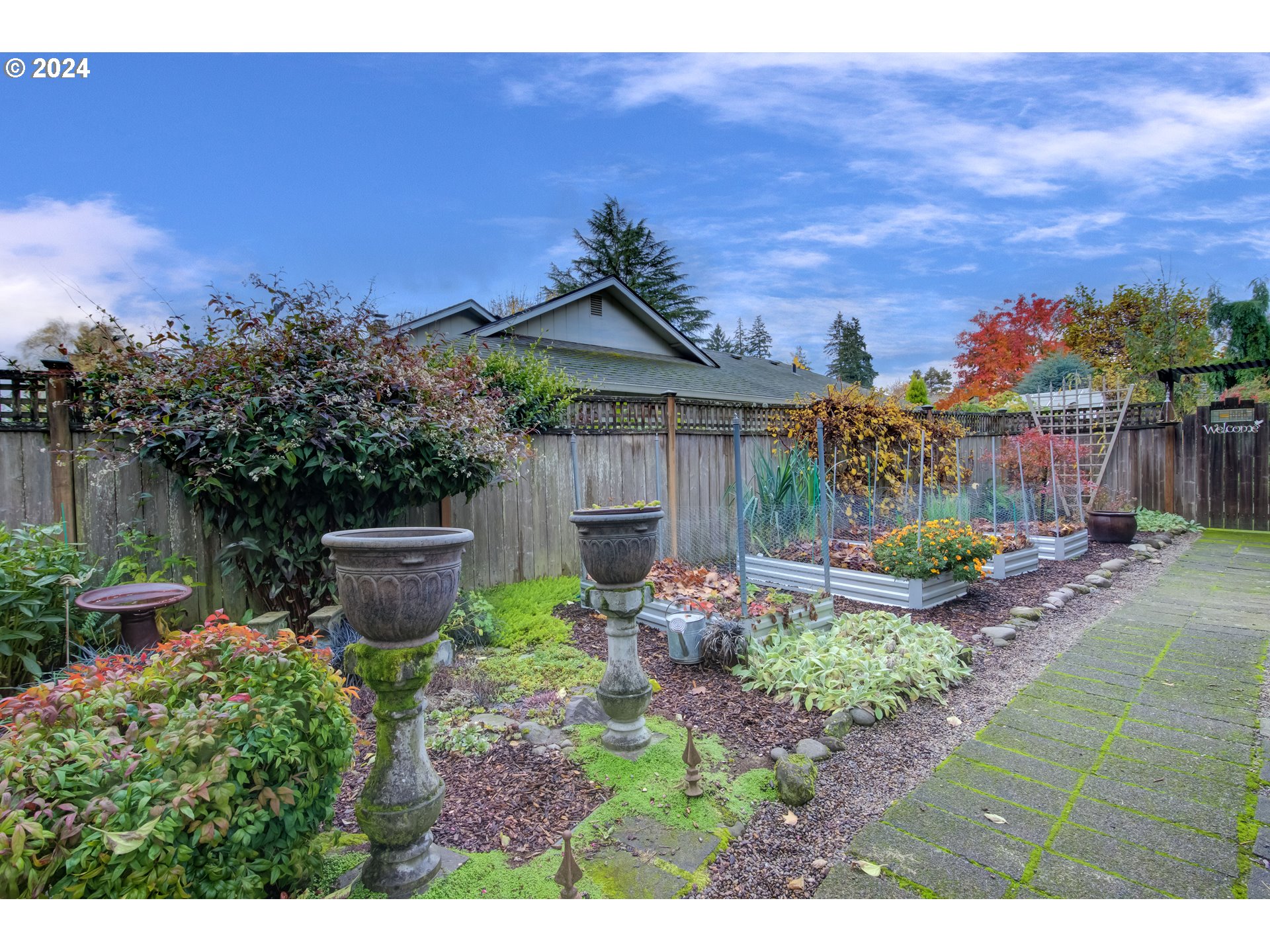 8418 NW GREENBRIAR DR