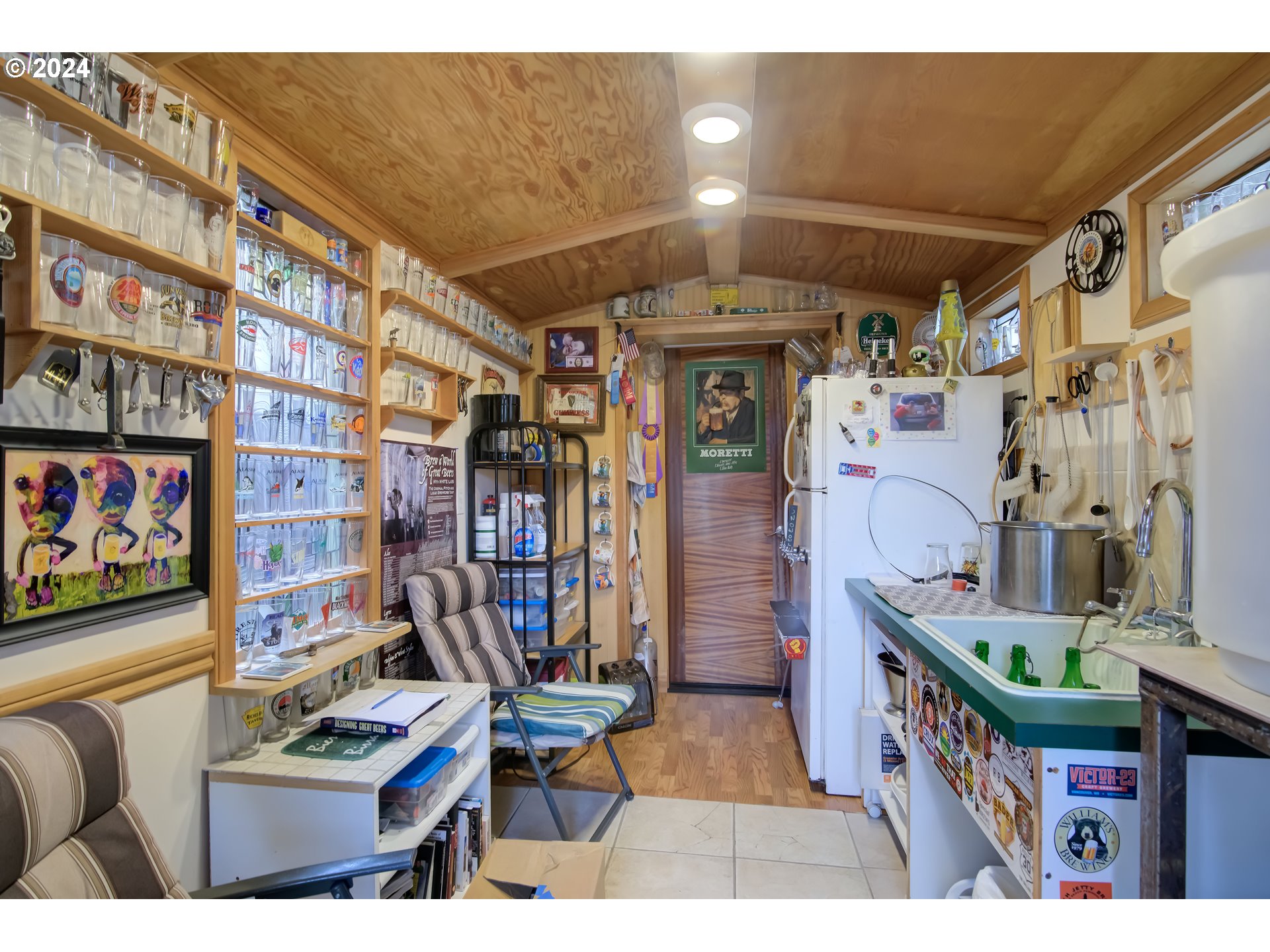 8418 NW GREENBRIAR DR