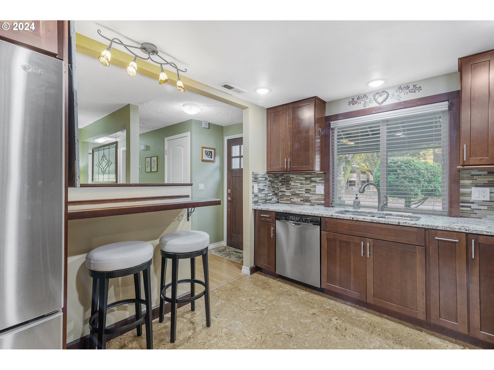 8418 NW GREENBRIAR DR