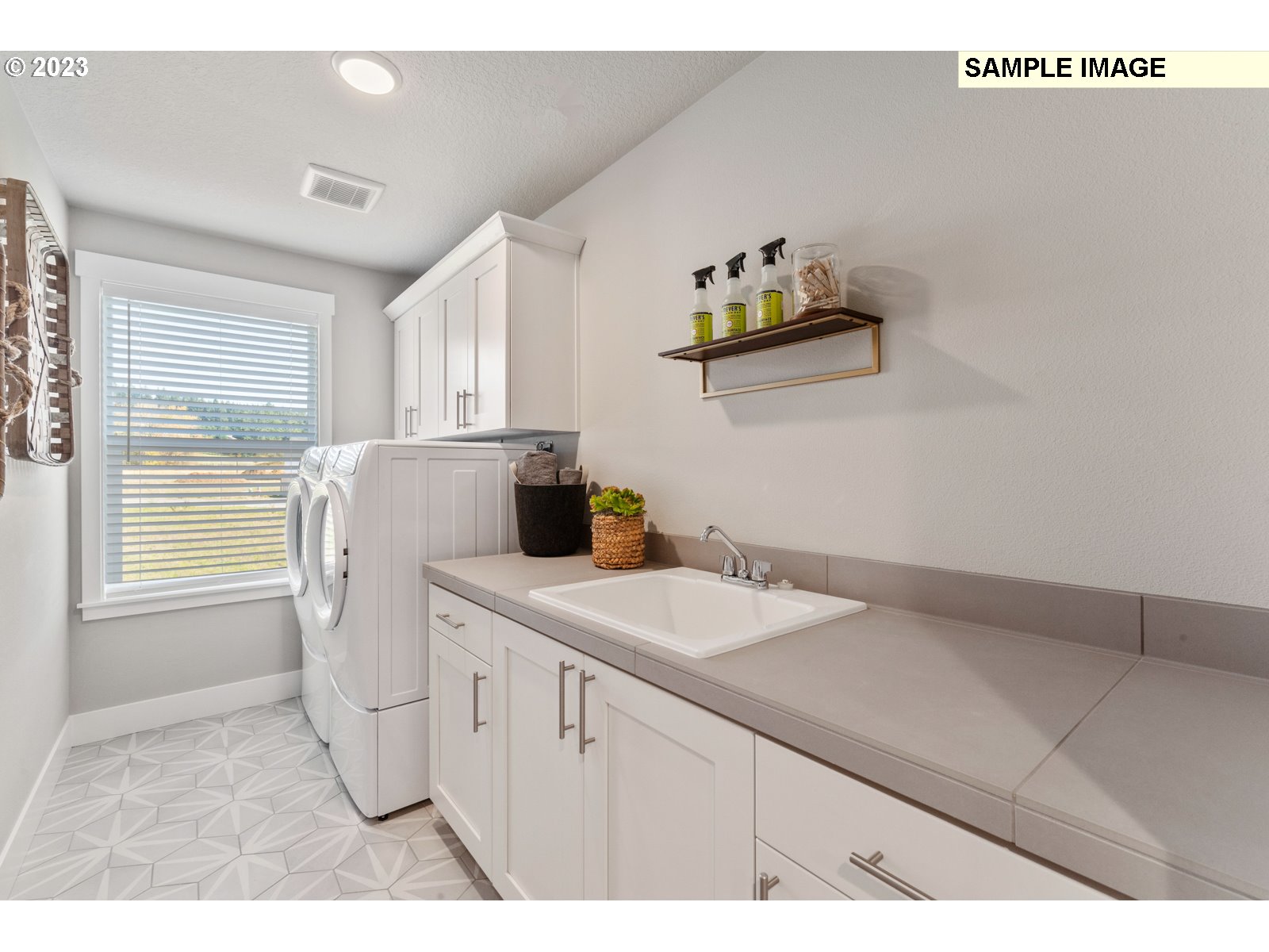 9250 N INCLINE DR LT239
