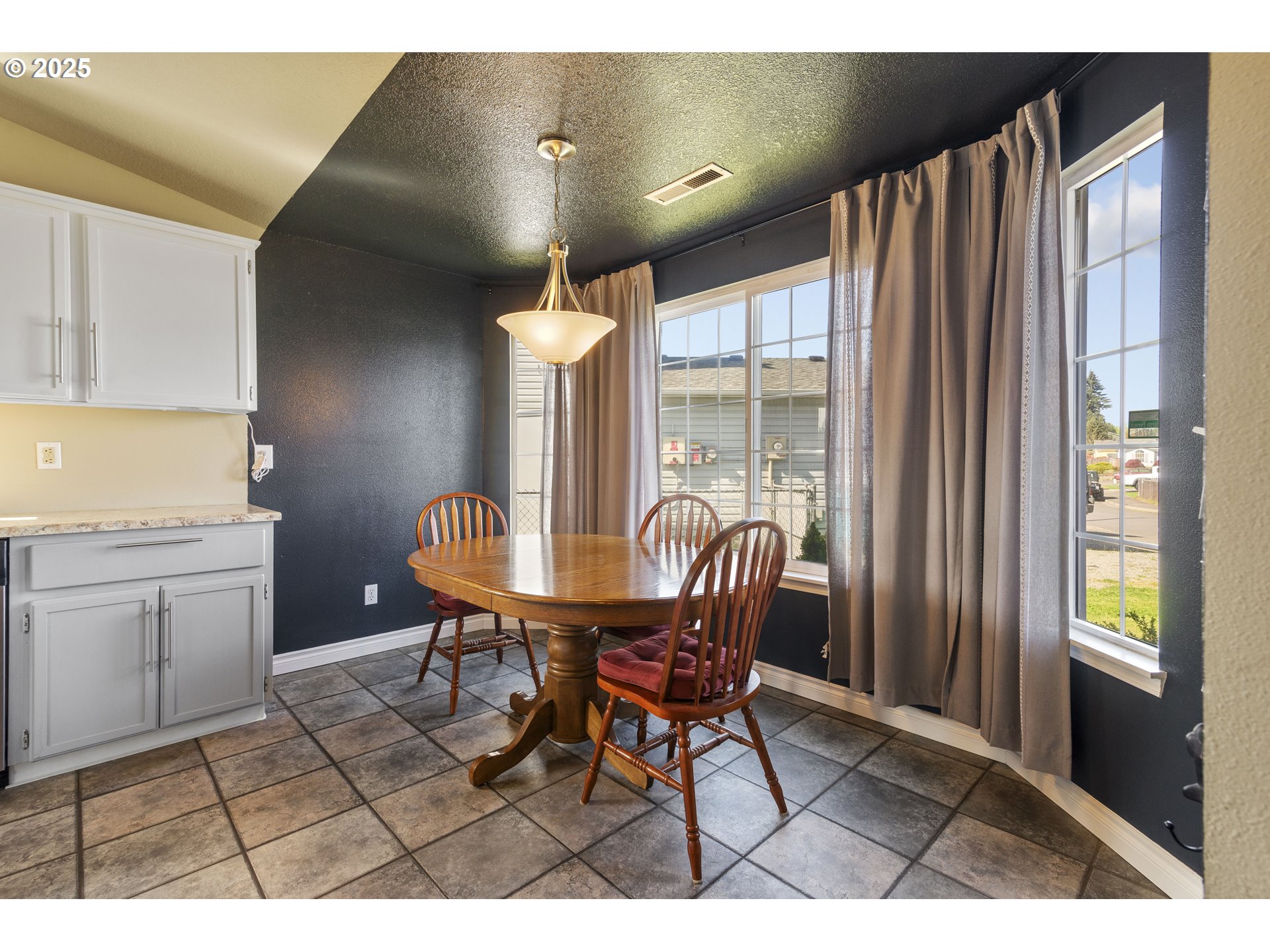8901 NE 134TH CT