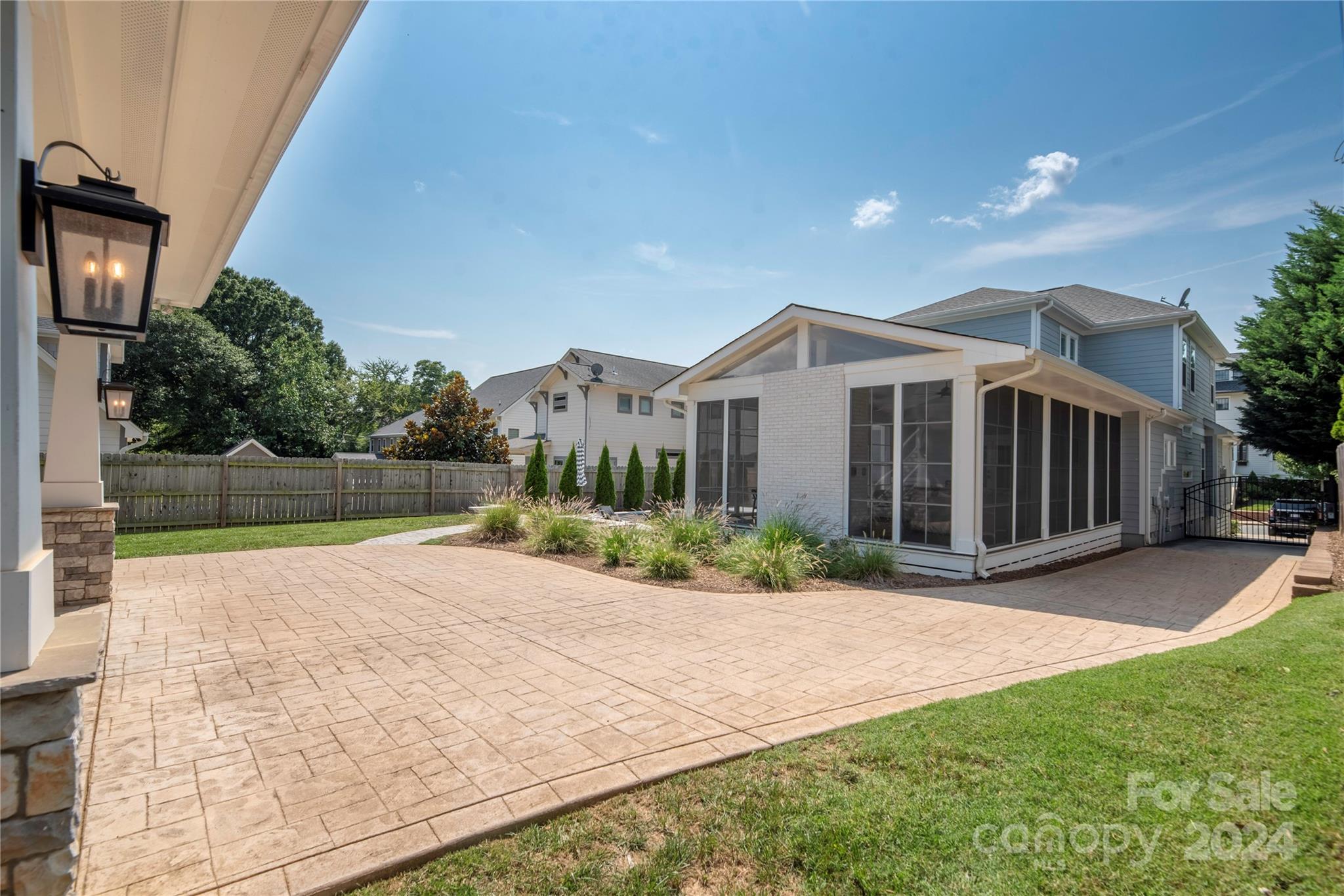2501 Marshall Place