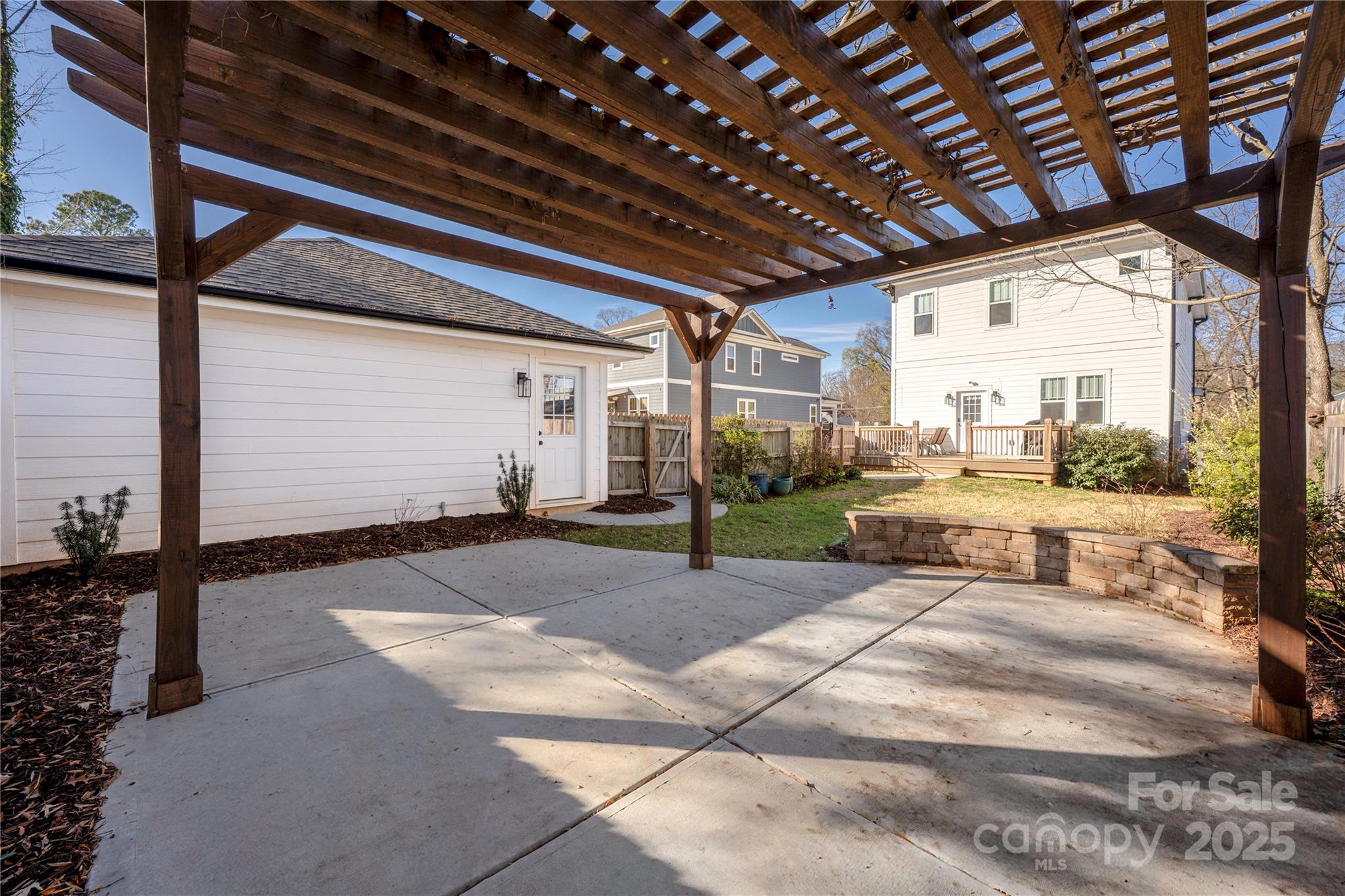 1009 Pryor Street