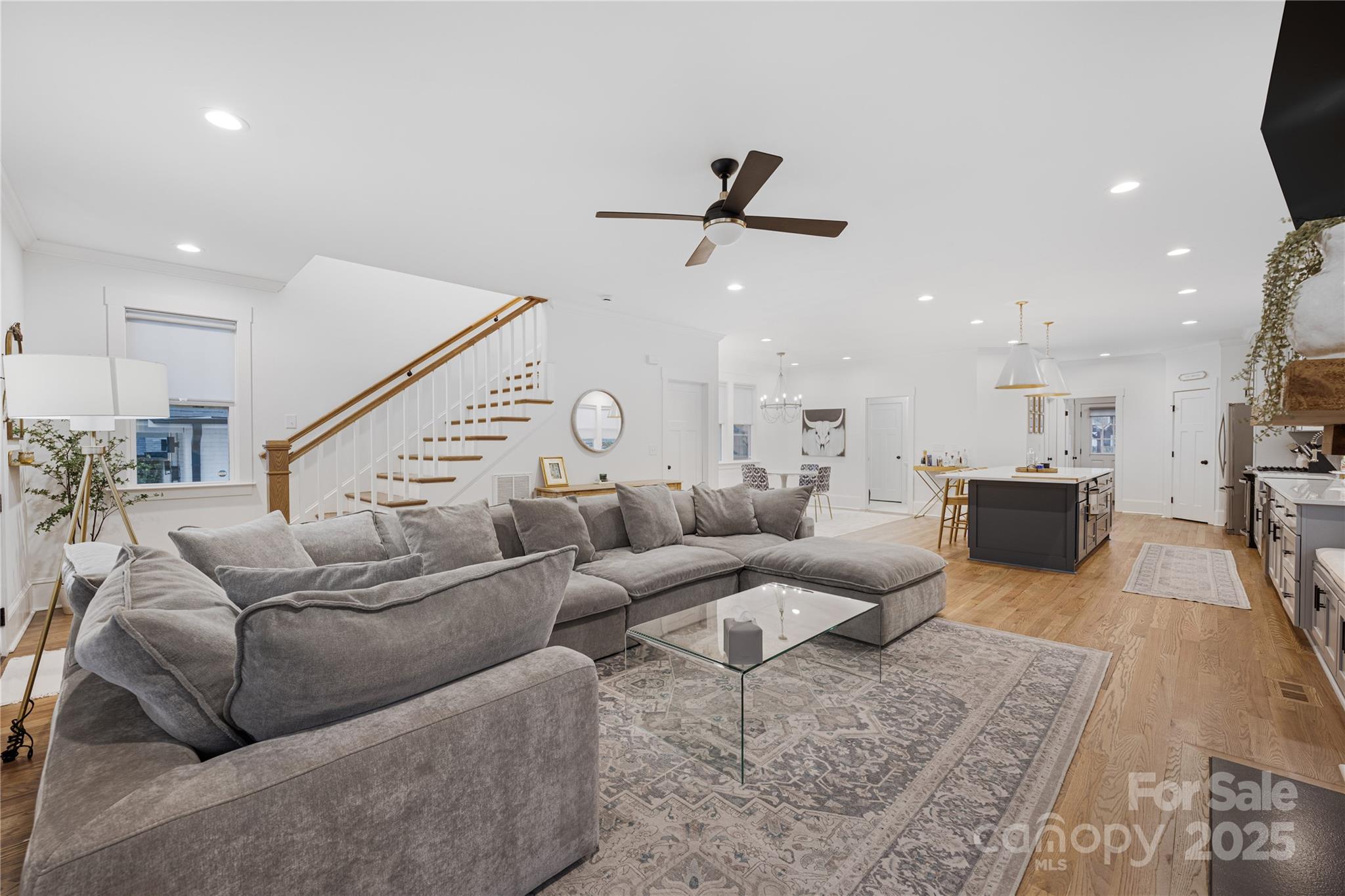 1009 Pryor Street