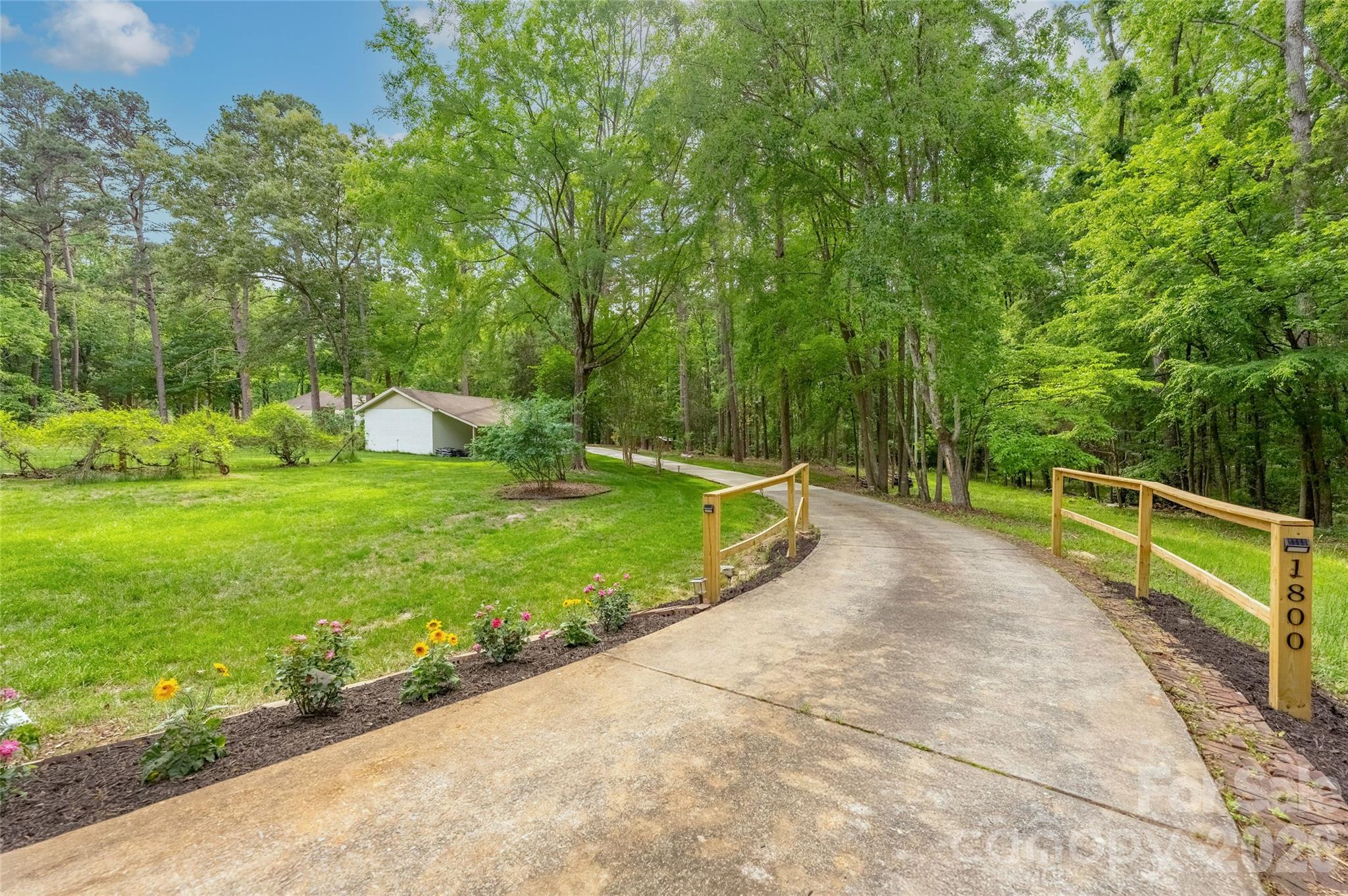 1800 Chestnut Lane