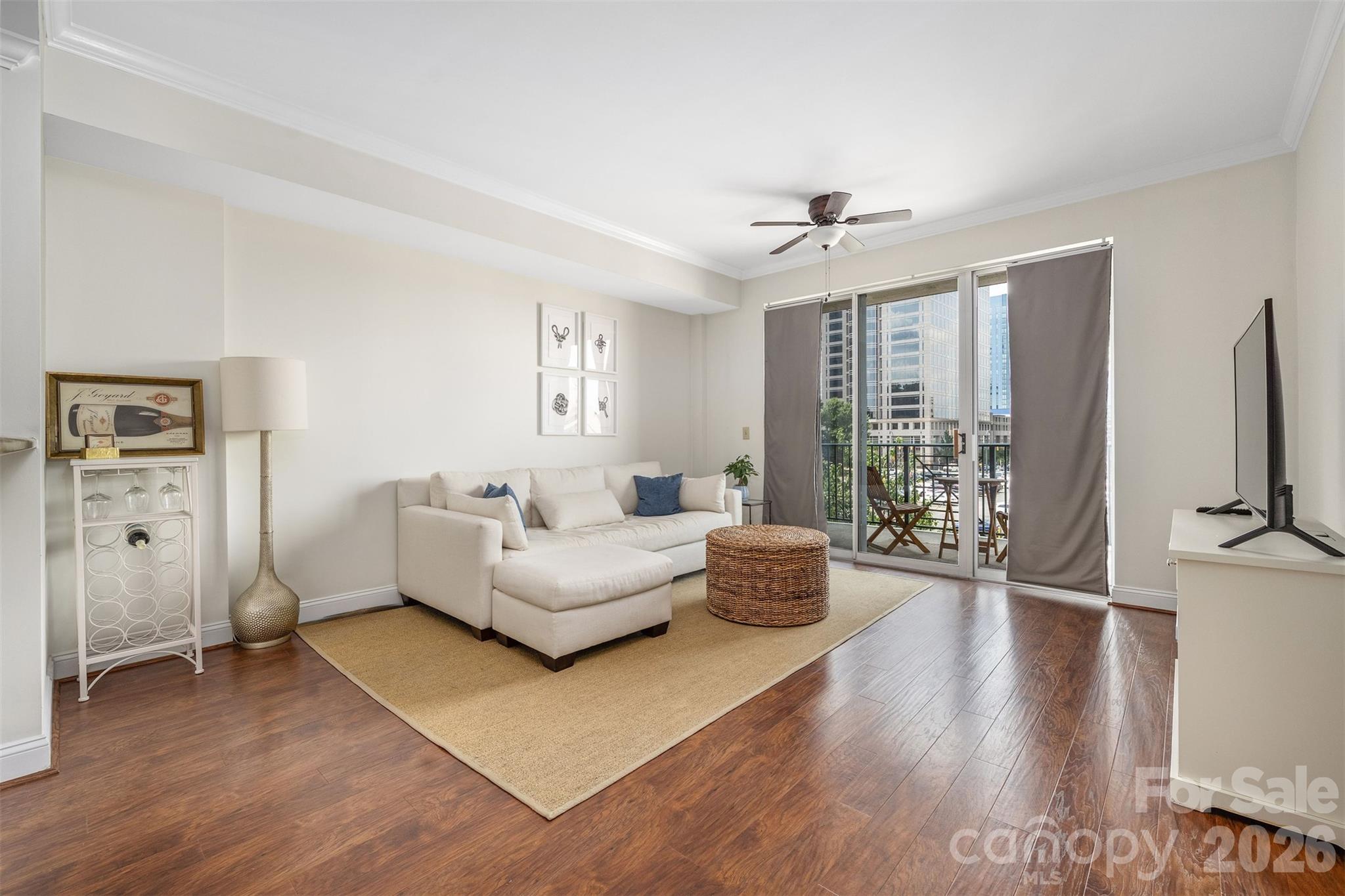 300 W 5th Street Unit: 419