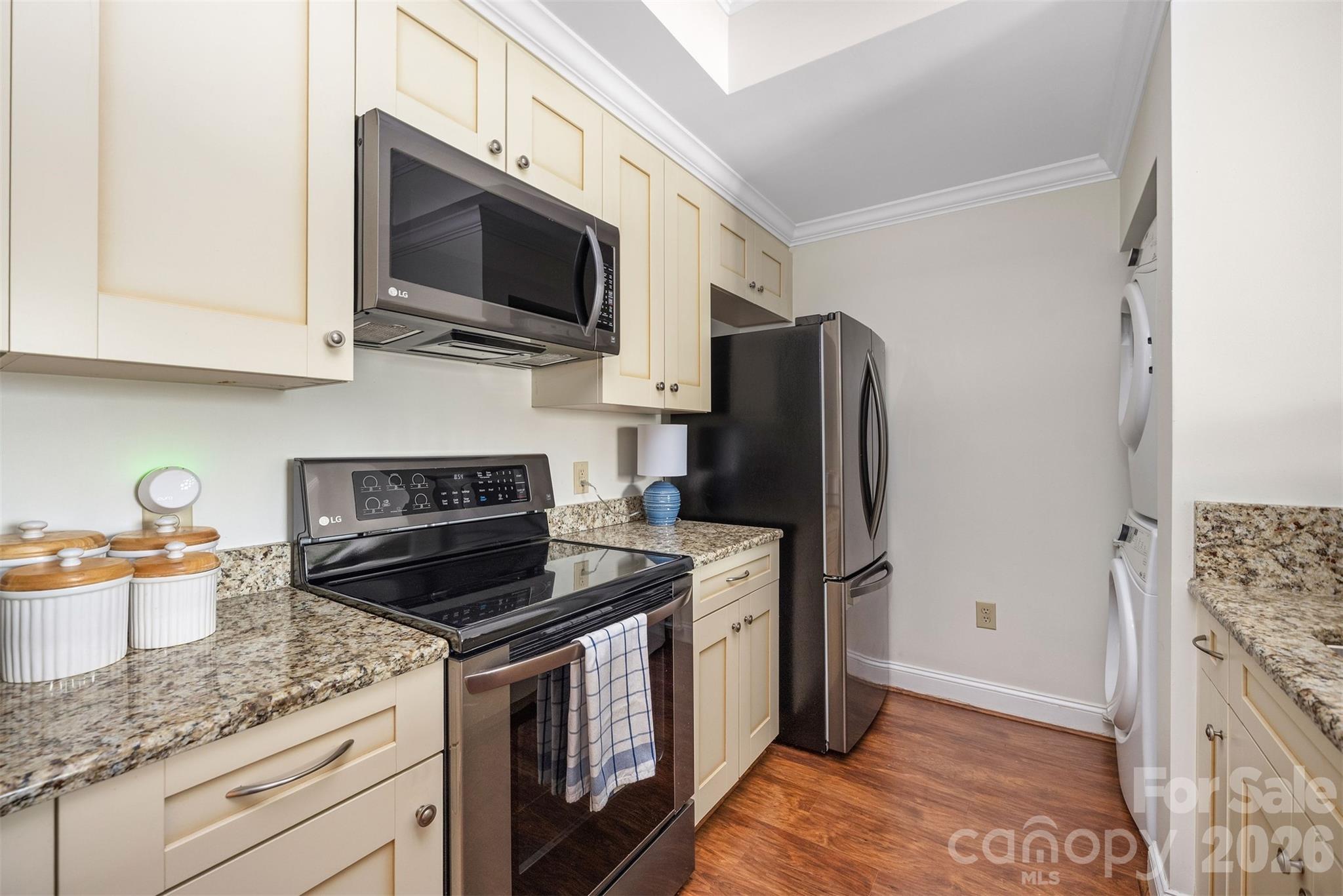 300 W 5th Street Unit: 419