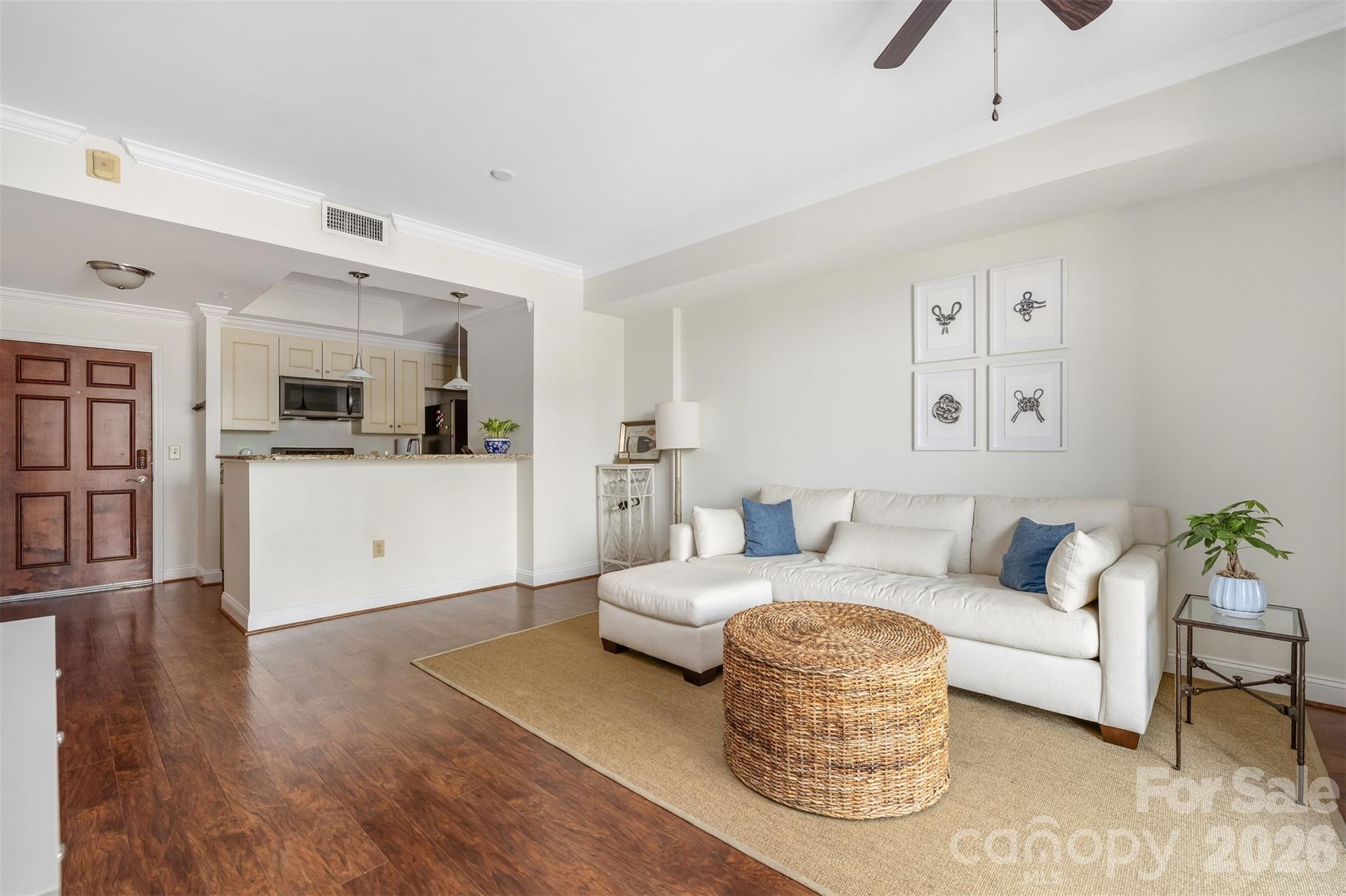 300 W 5th Street Unit: 419
