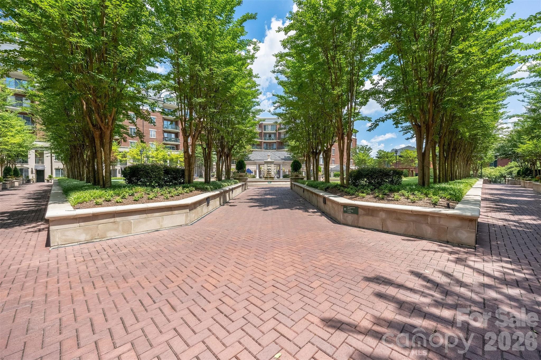 300 W 5th Street Unit: 419