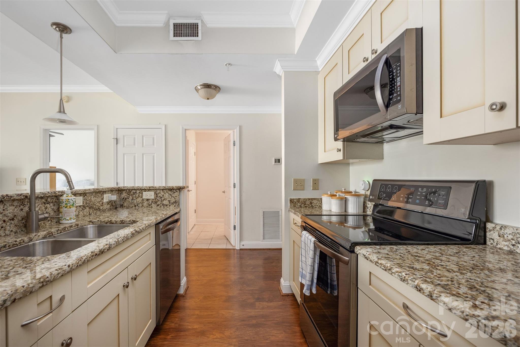 300 W 5th Street Unit: 419