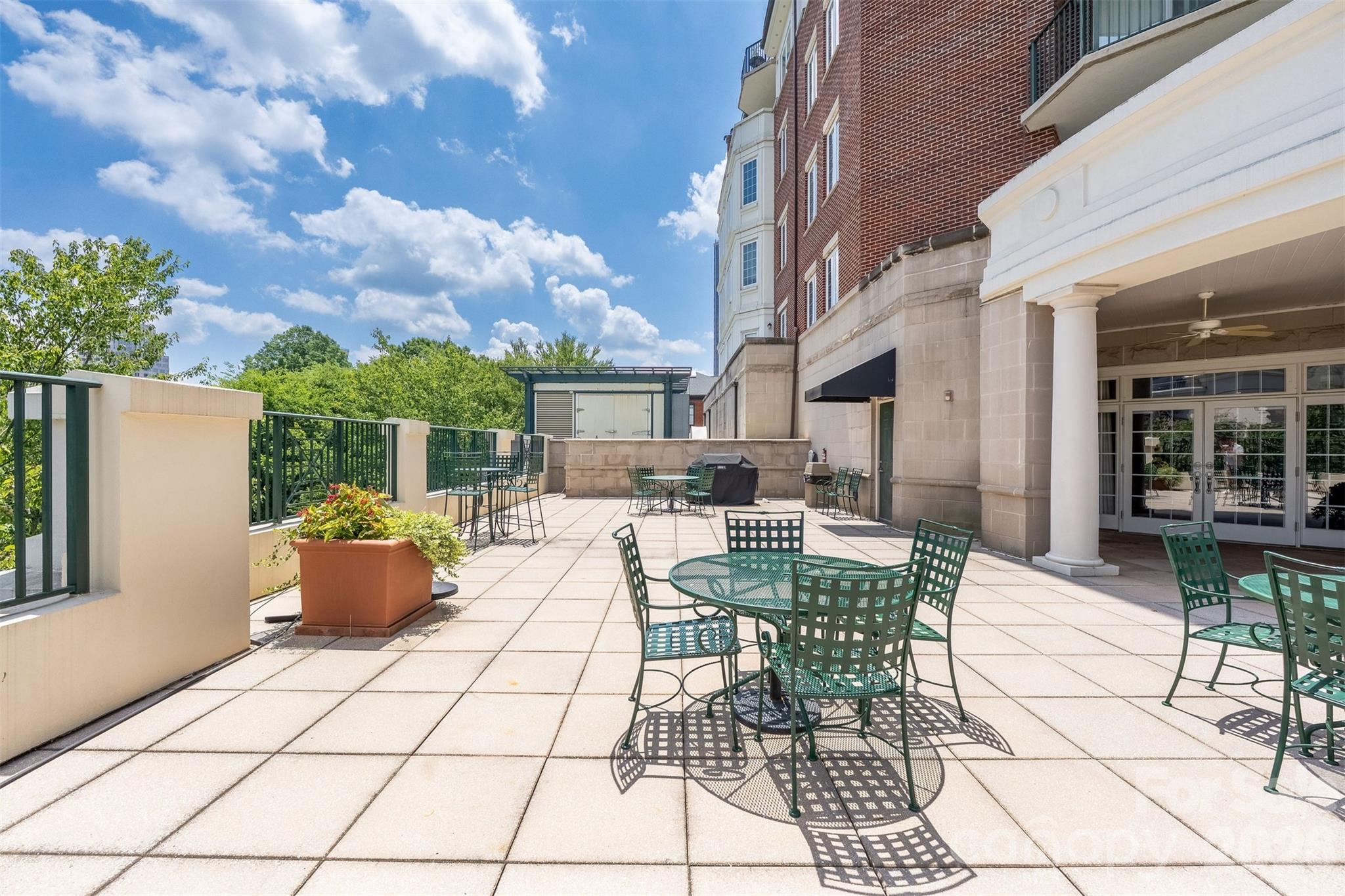 300 W 5th Street Unit: 419