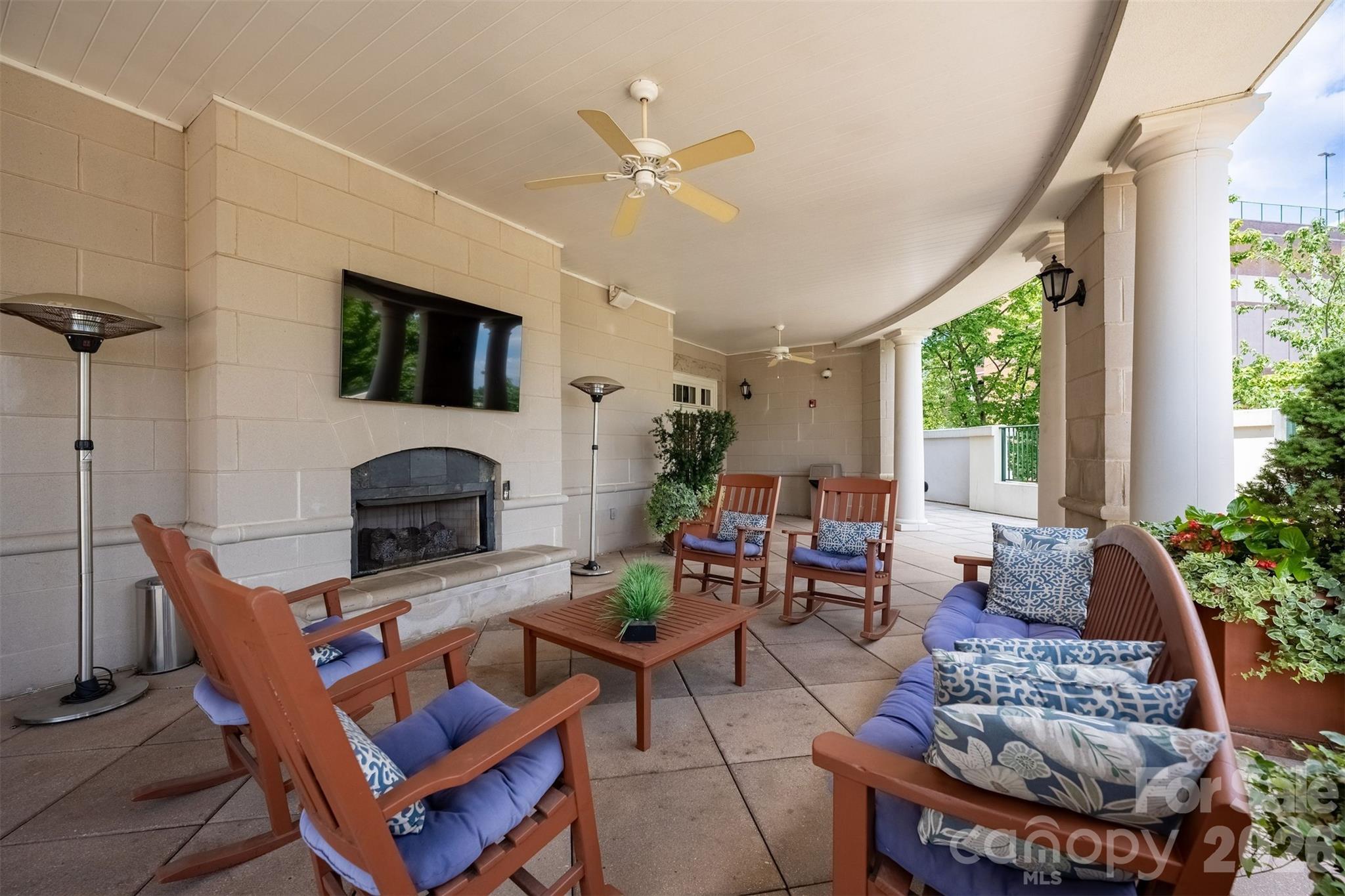 300 W 5th Street Unit: 419