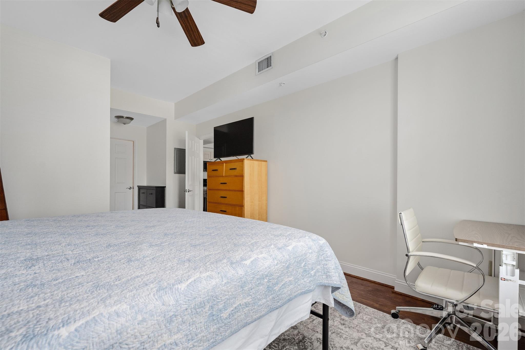 300 W 5th Street Unit: 419