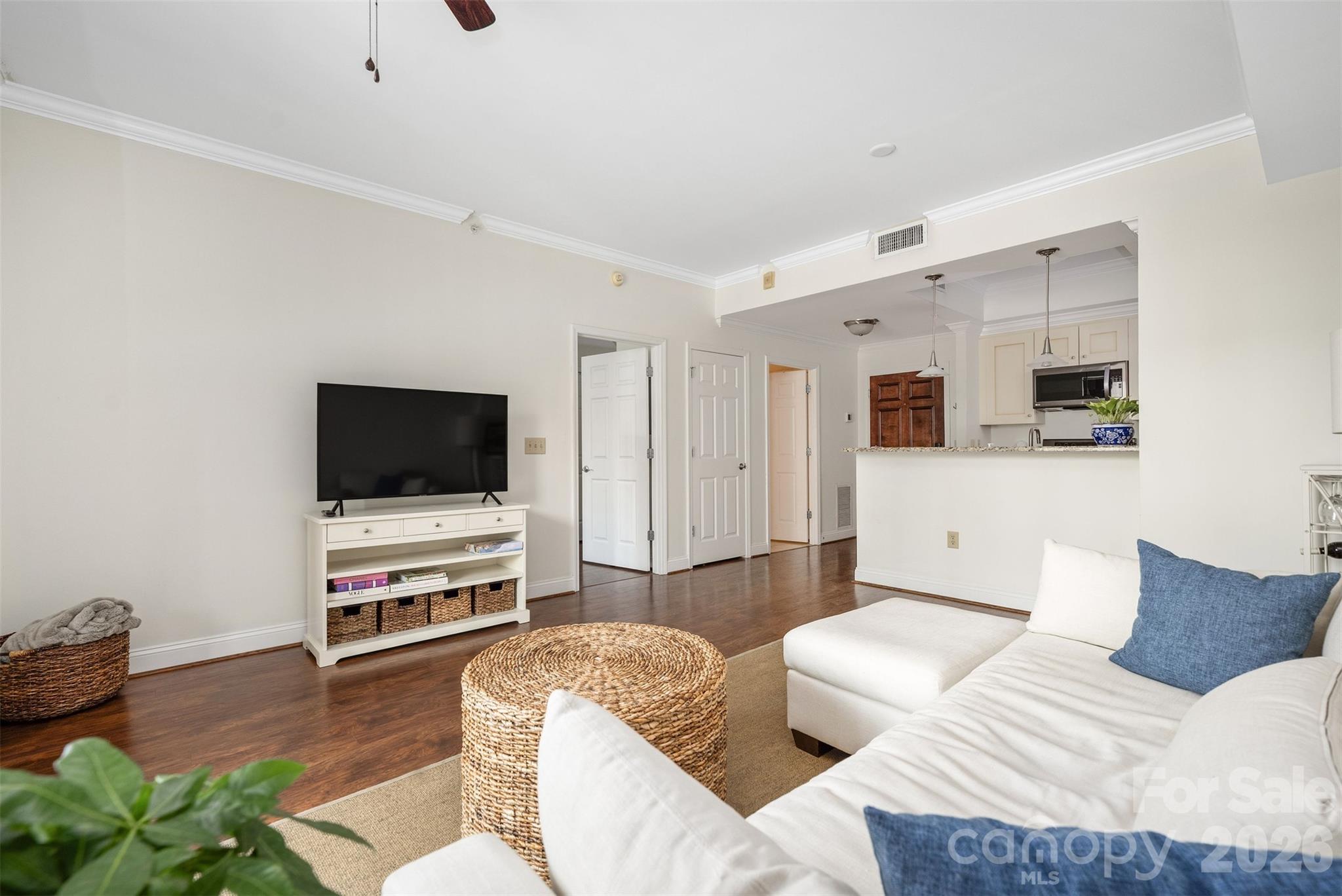 300 W 5th Street Unit: 419