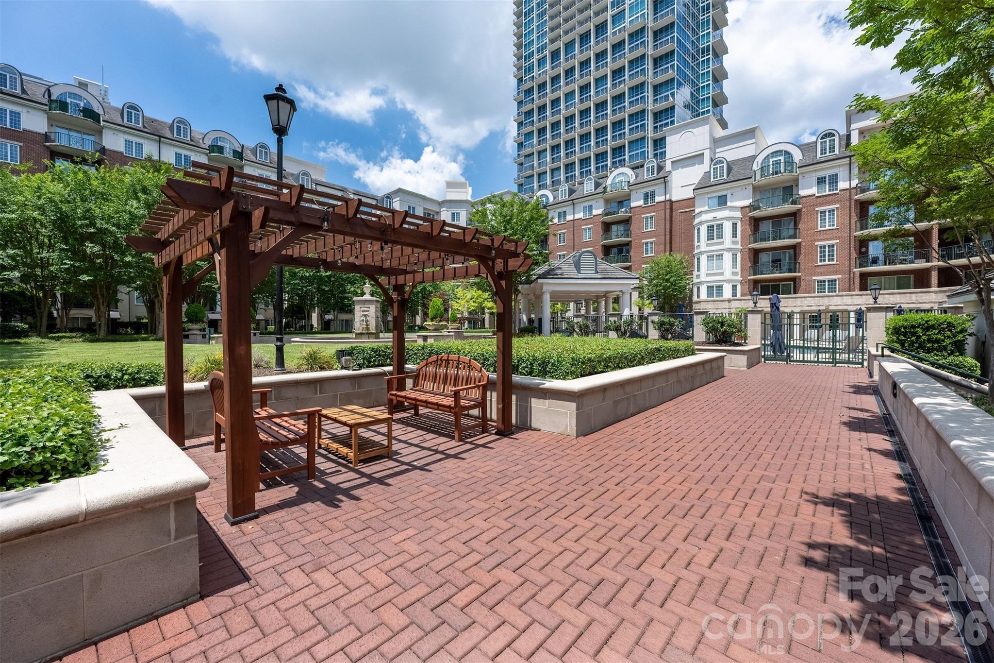 300 W 5th Street Unit: 419