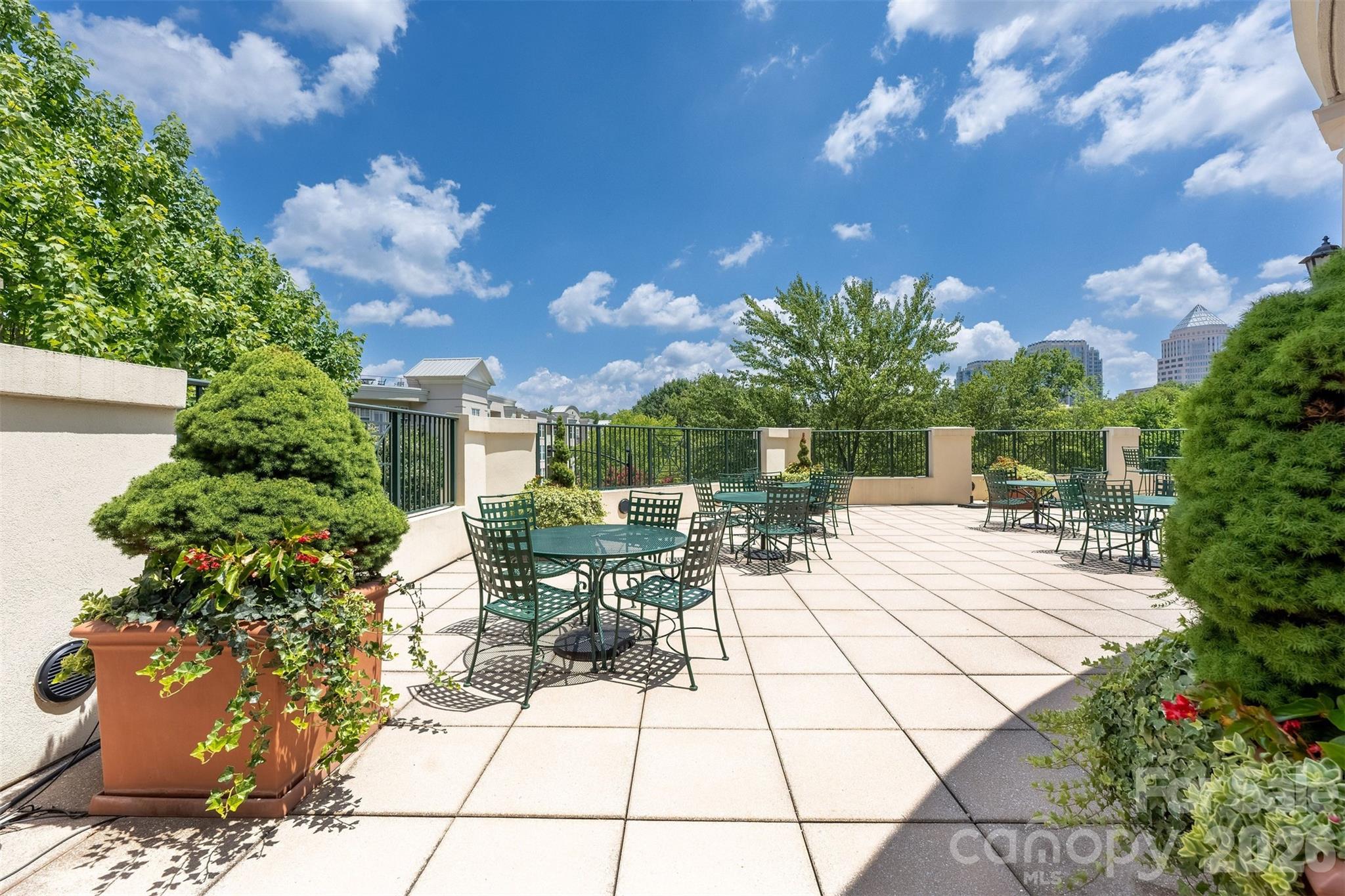 300 W 5th Street Unit: 419