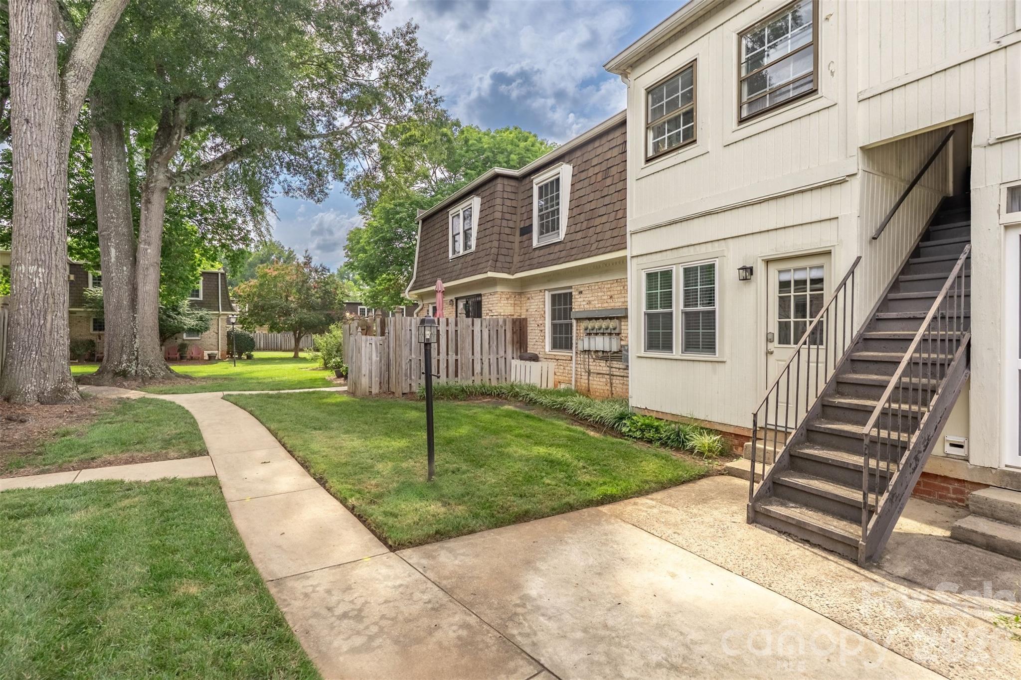 3520 Colony Road Unit: F