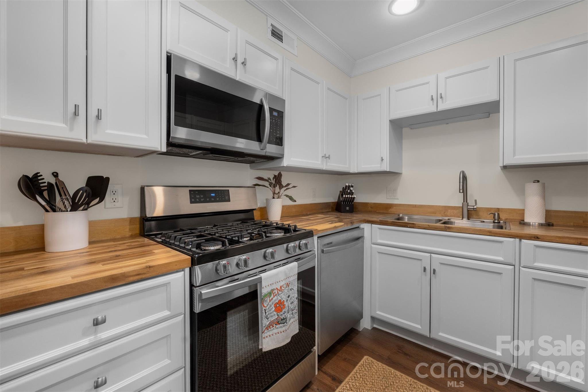3520 Colony Road Unit: F