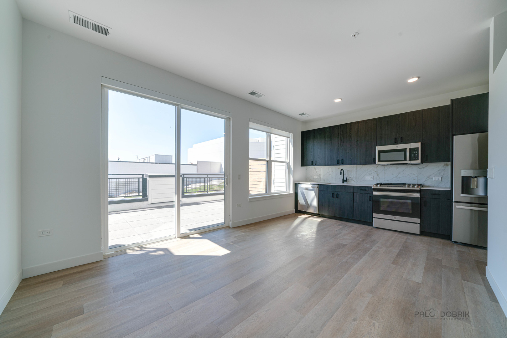 750 Hawthorn Row Unit: 1160