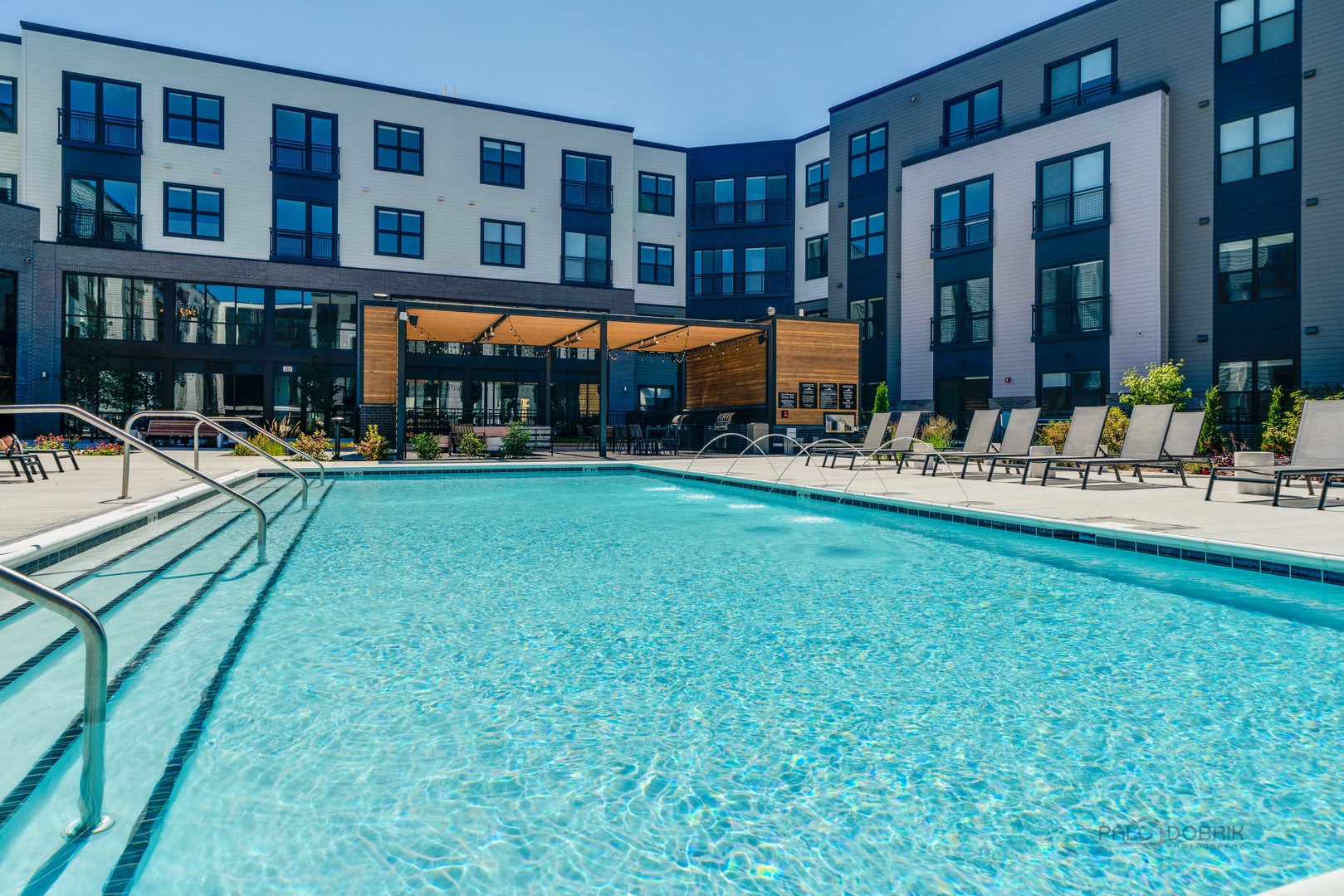 750 Hawthorn Row Unit: 1160