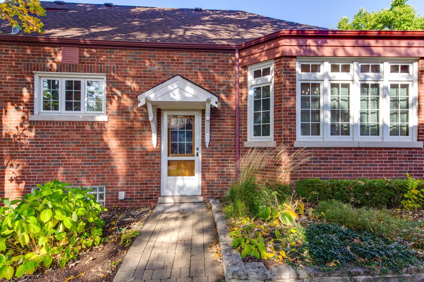 10038 S Claremont Avenue