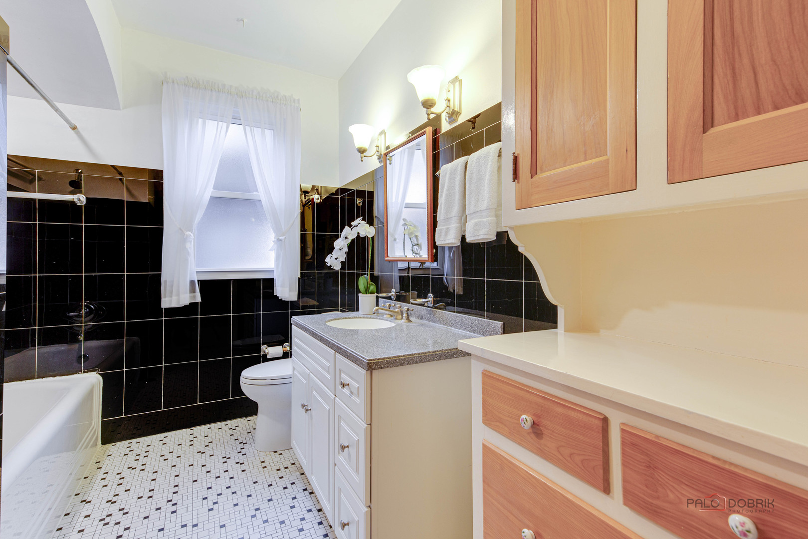 10038 S Claremont Avenue