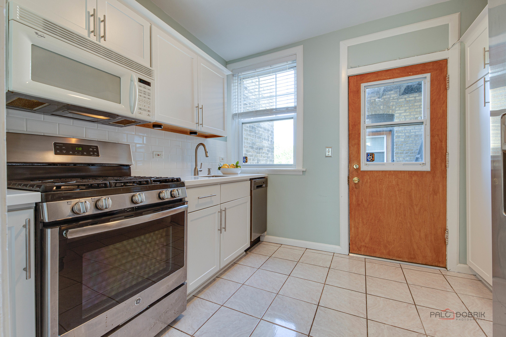 630 SHERMAN Avenue Unit: 3