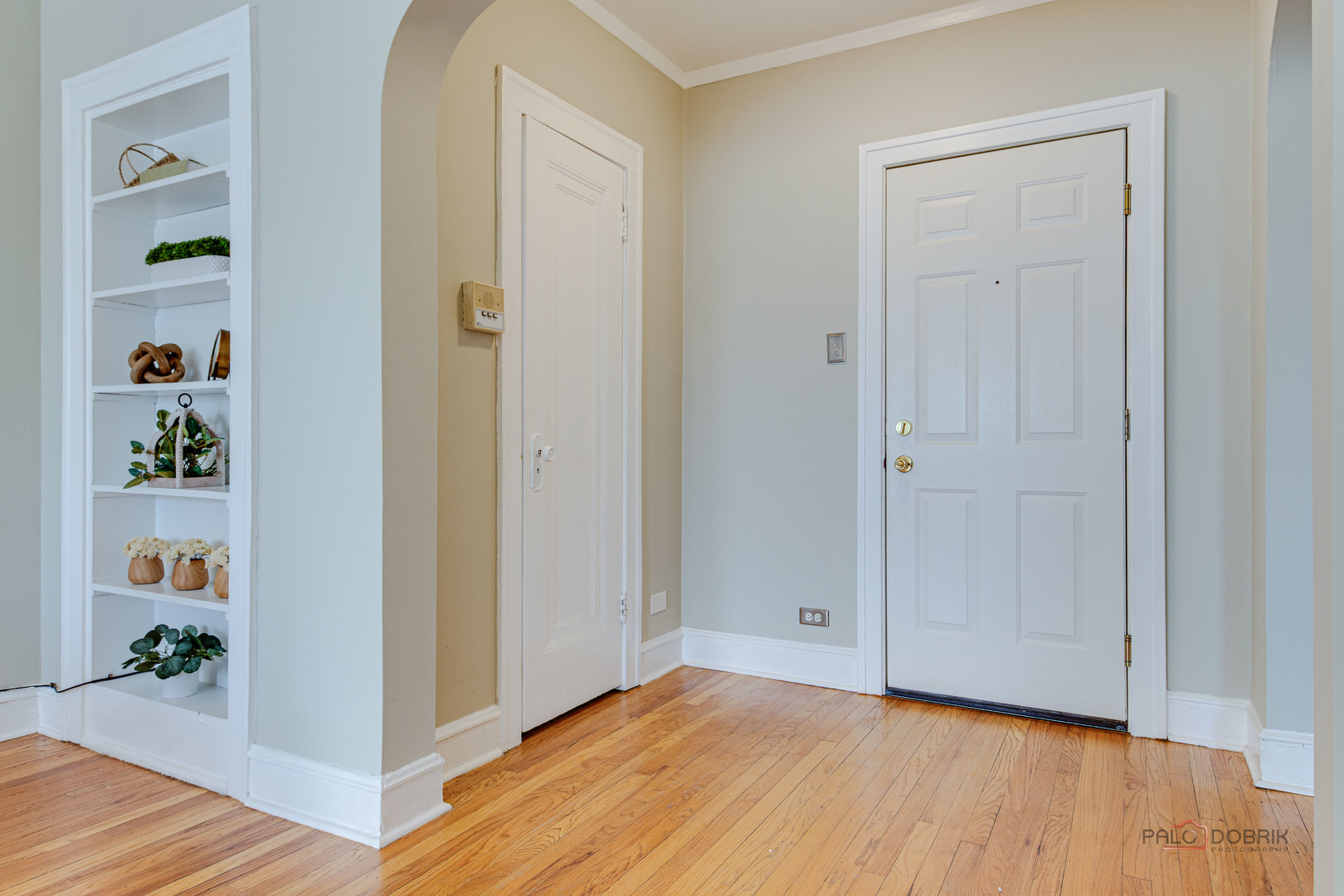 630 SHERMAN Avenue Unit: 3