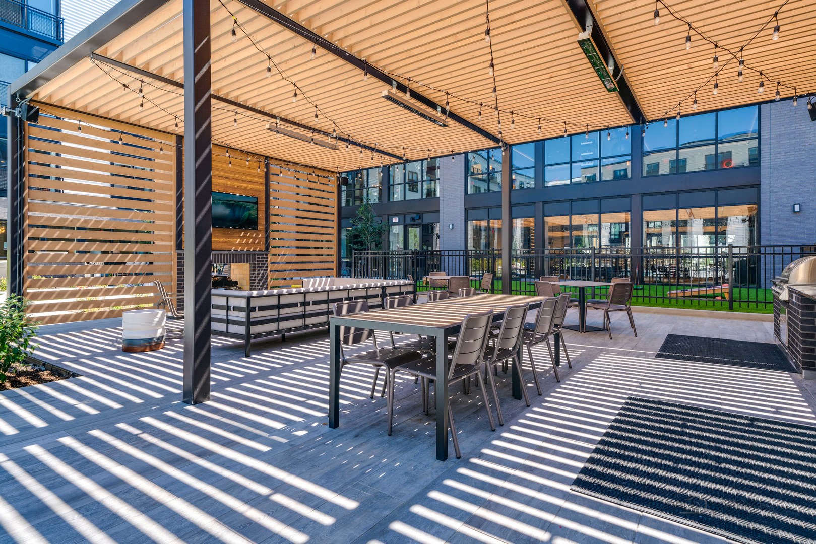 750 Hawthorn Row Unit: 1163