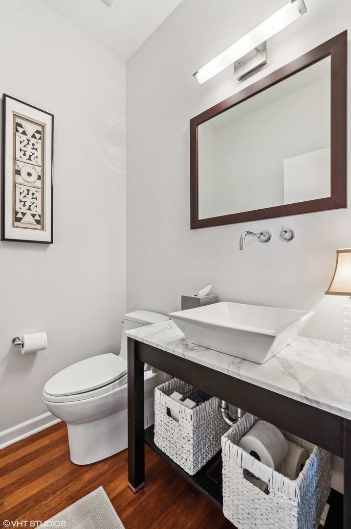 632 La Salle Place Unit: D