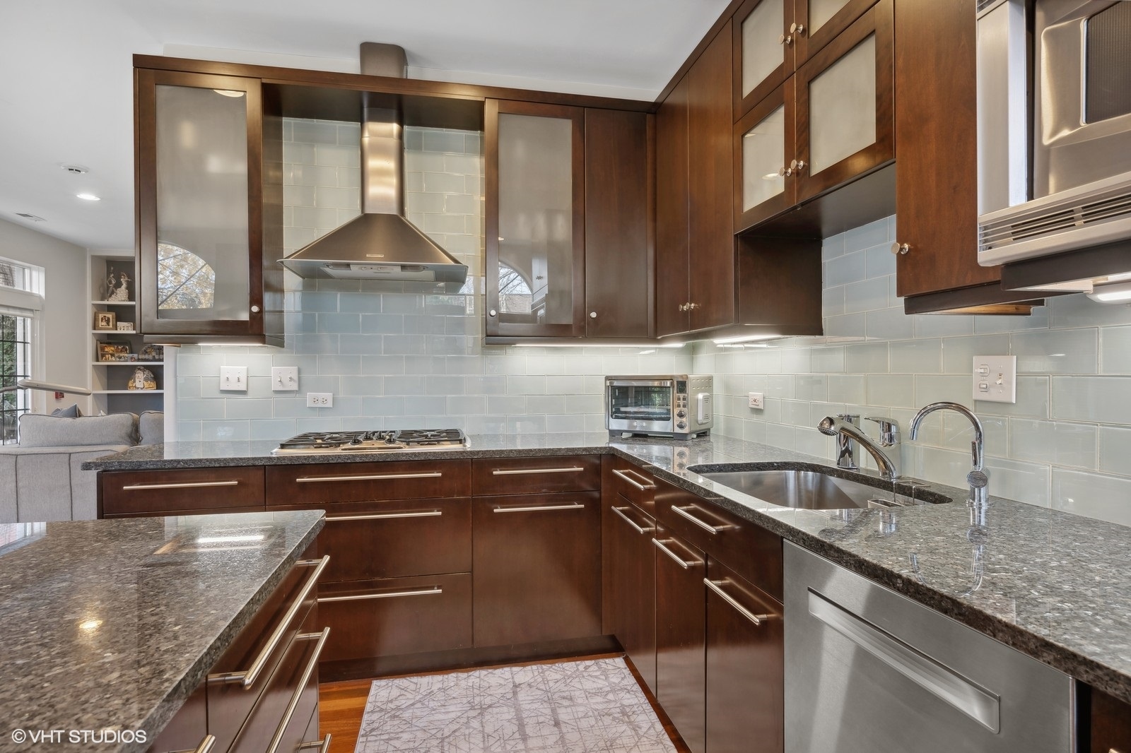 632 La Salle Place Unit: D