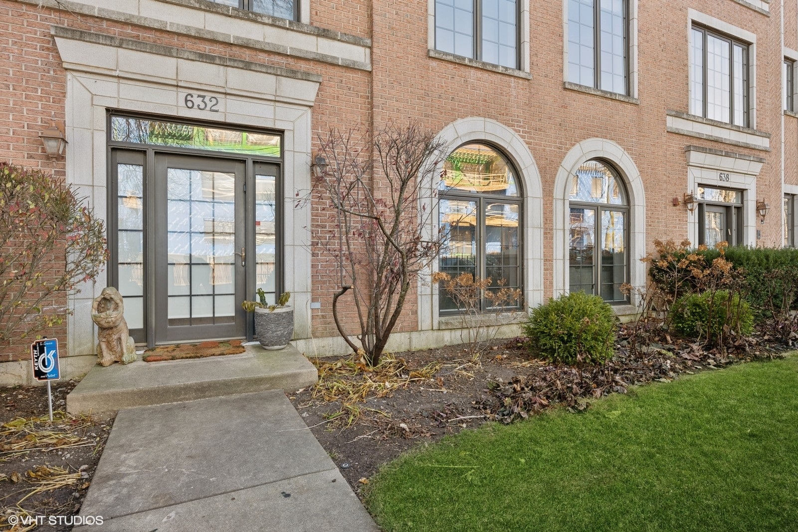 632 La Salle Place Unit: D