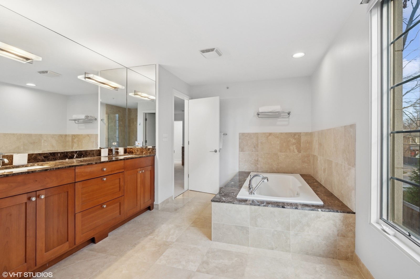 632 La Salle Place Unit: D