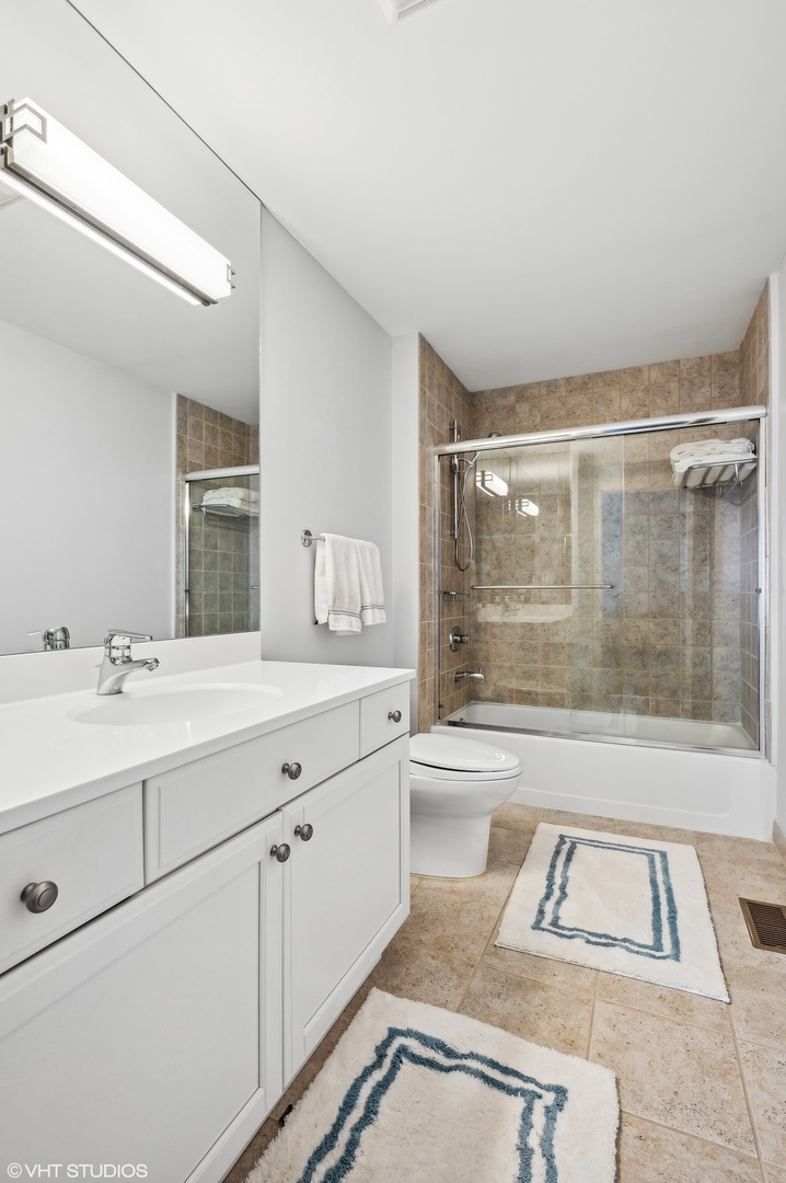 632 La Salle Place Unit: D