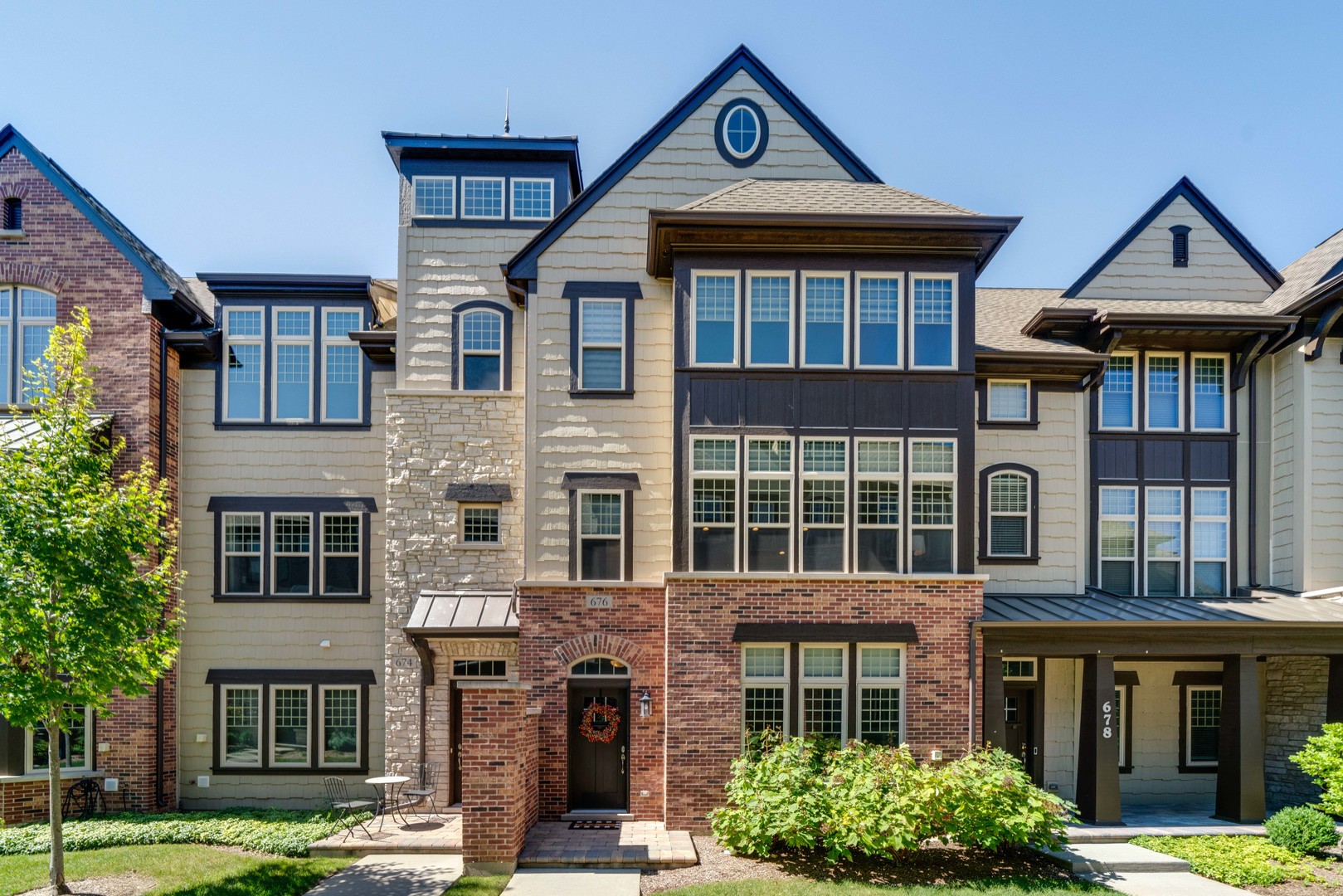 676 Parkside Court