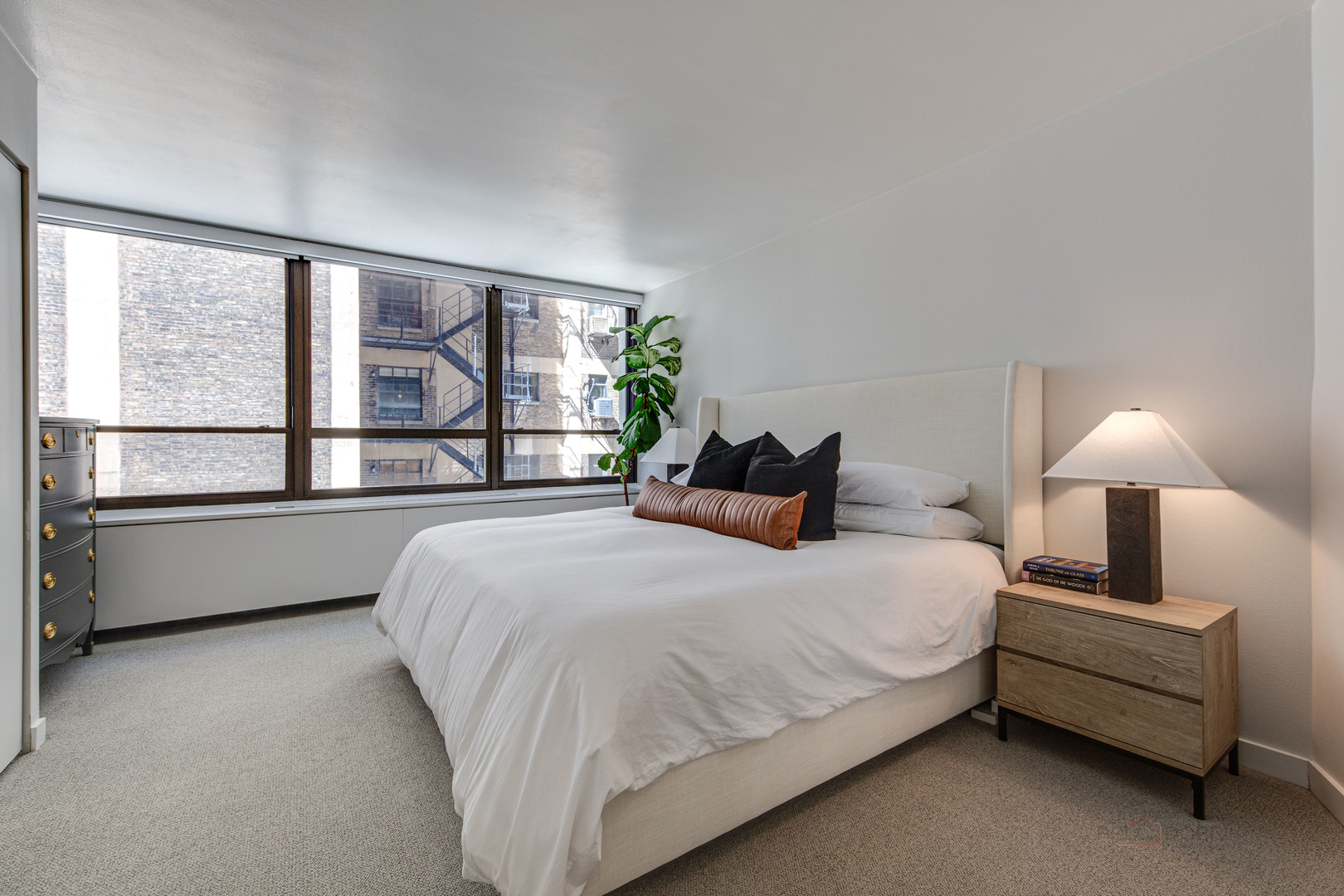 222 E Pearson Street Unit: 609