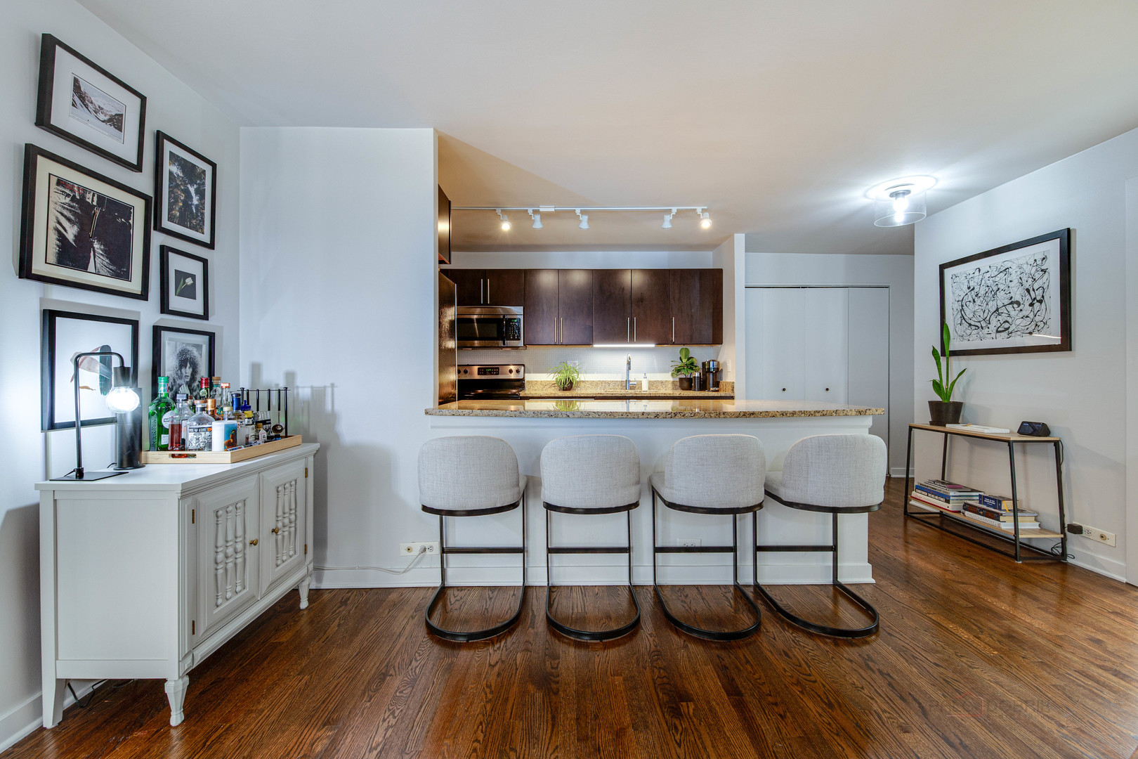 222 E Pearson Street Unit: 609