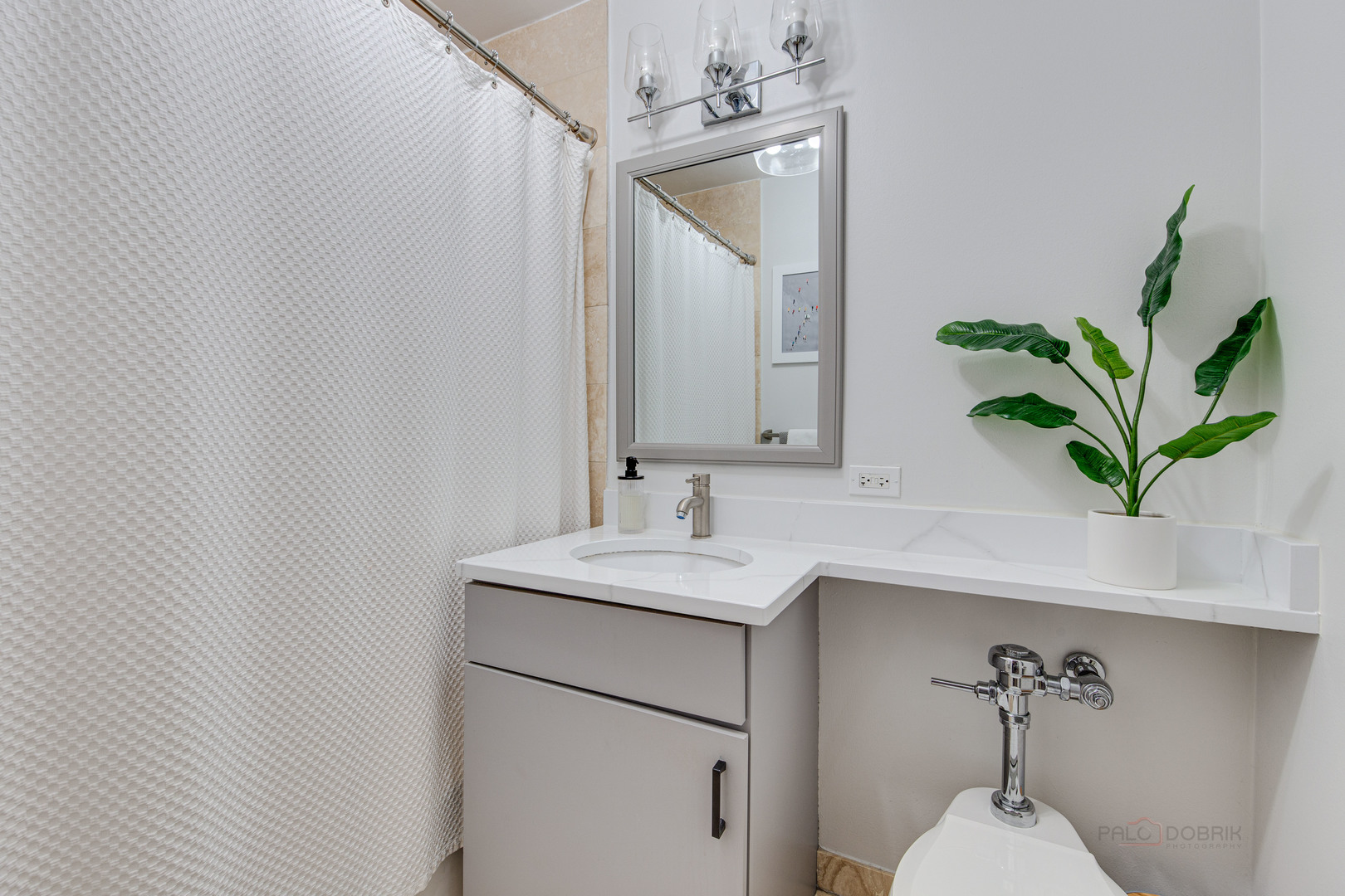 222 E Pearson Street Unit: 609