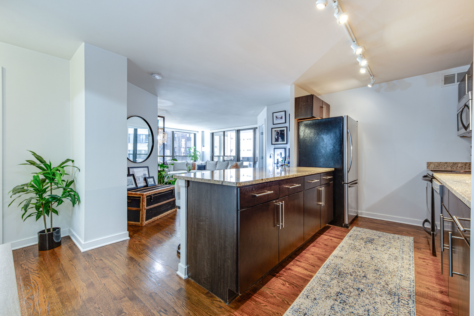 222 E Pearson Street Unit: 609