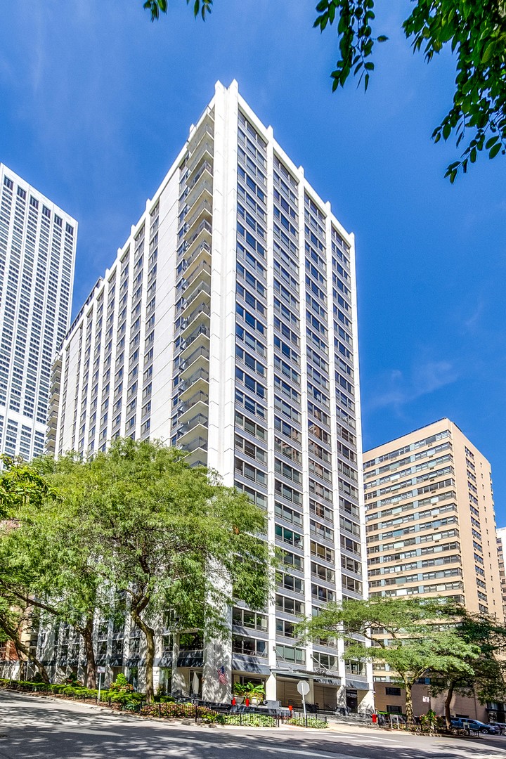 222 E Pearson Street Unit: 609